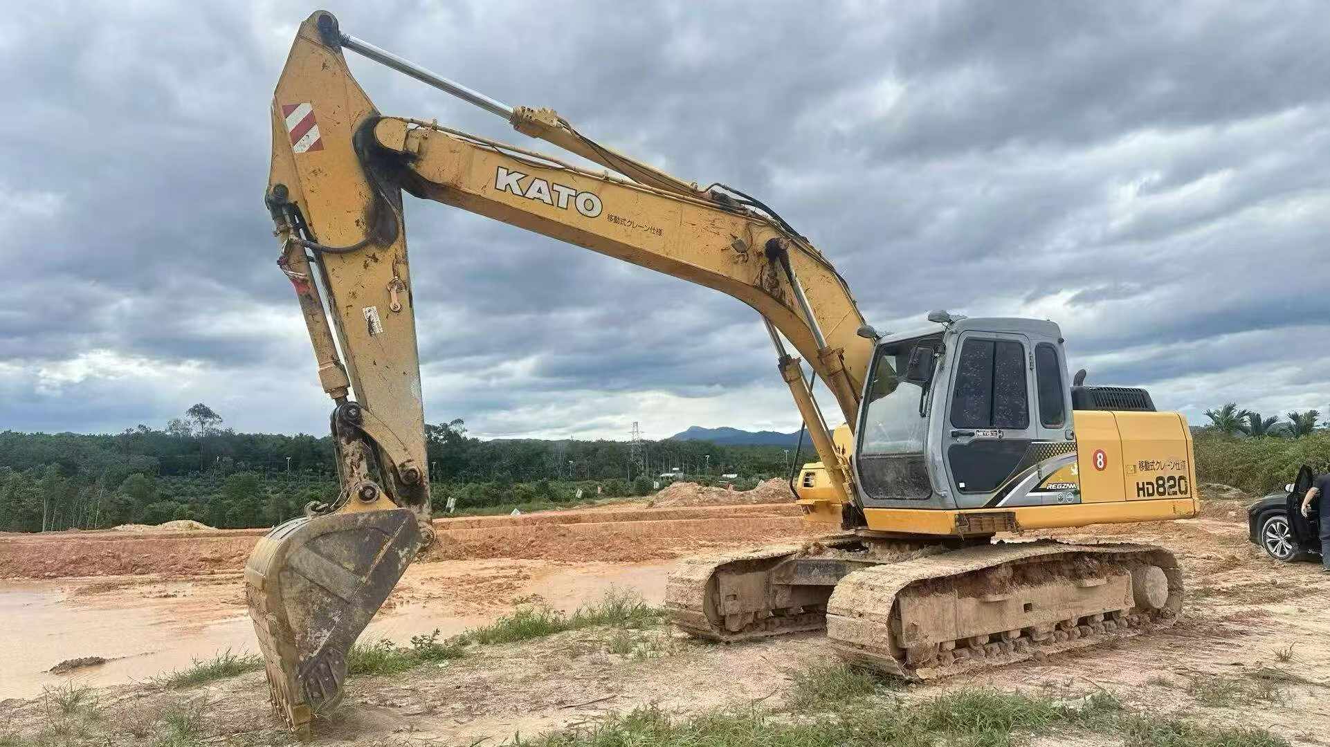 Buy Kato HD820-6 Used Excavator / 4