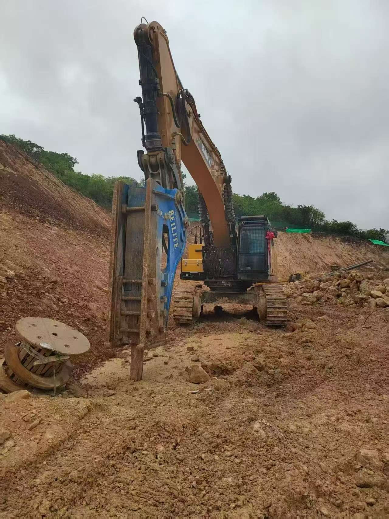 Buy Sany SY650H Used Excavator / 3