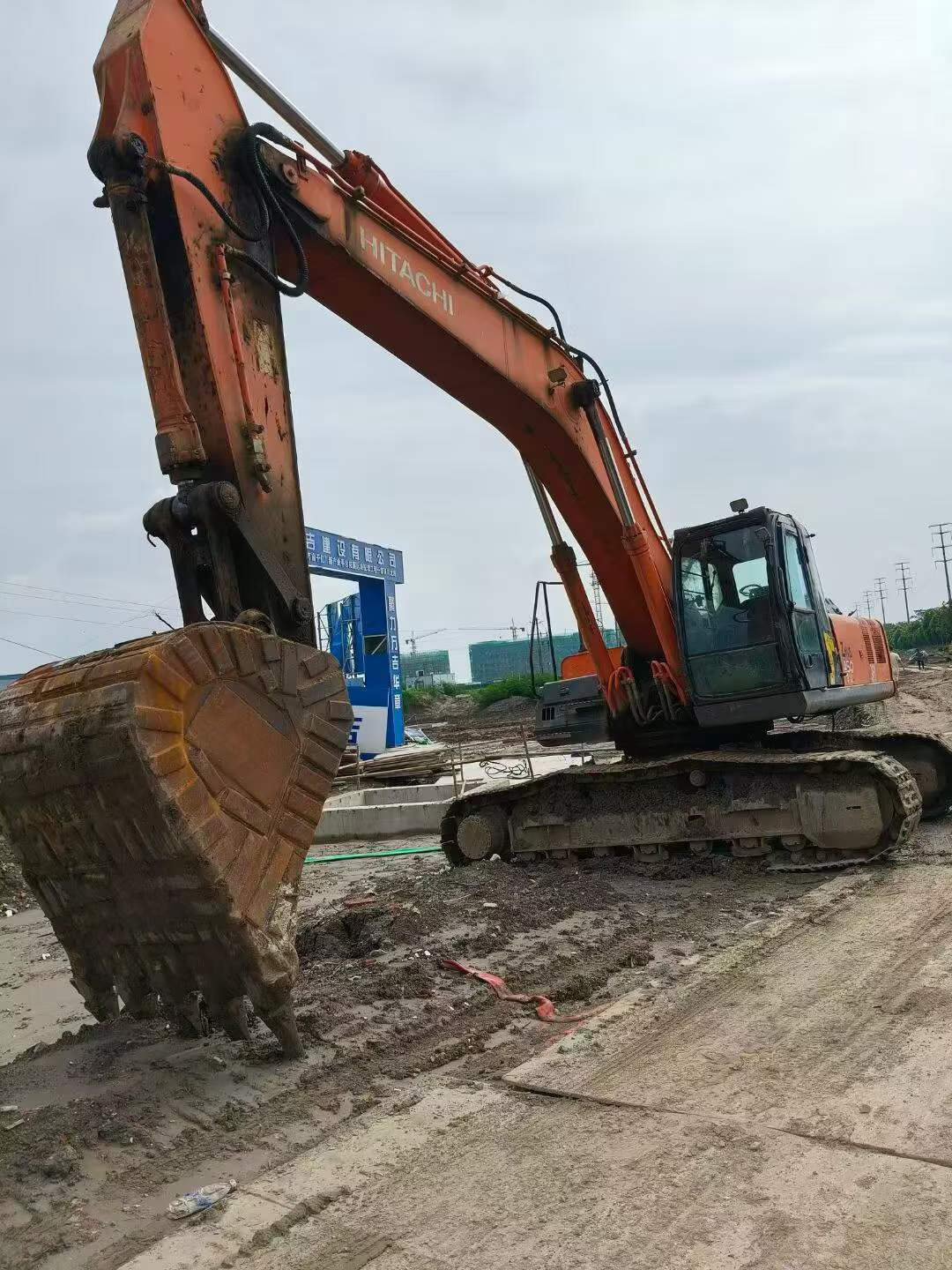 Buy Hitachi ZX330-3G Used Excavator / 2