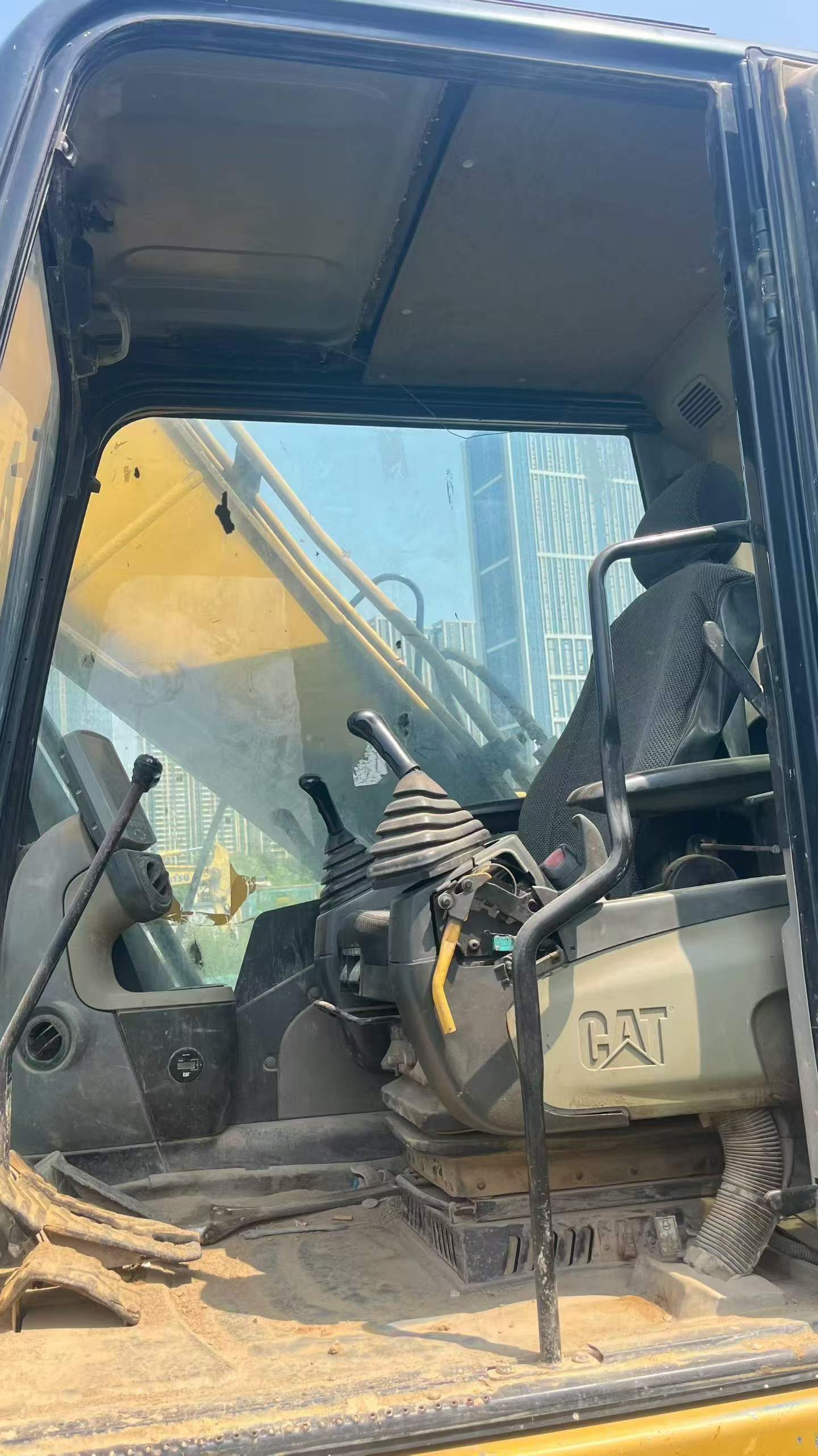 Buy Caterpillar 323D2L Used Excavator / 8 Buy Caterpillar 323D2L Used Excavator / 8