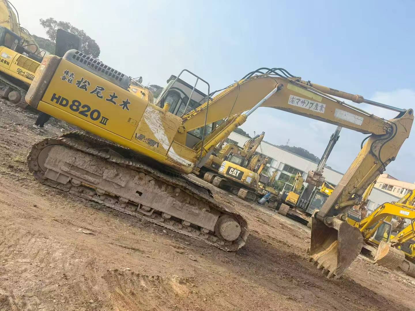 Buy Kato 820-3SP Used Excavator / 2