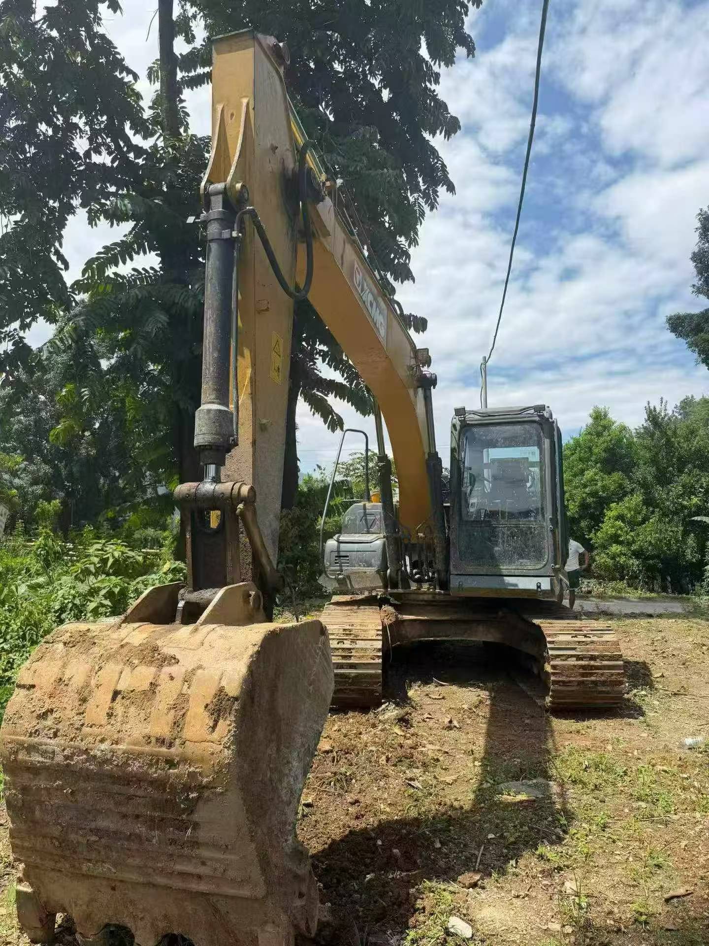 Buy XCMG XE155D Used Excavator / 8
