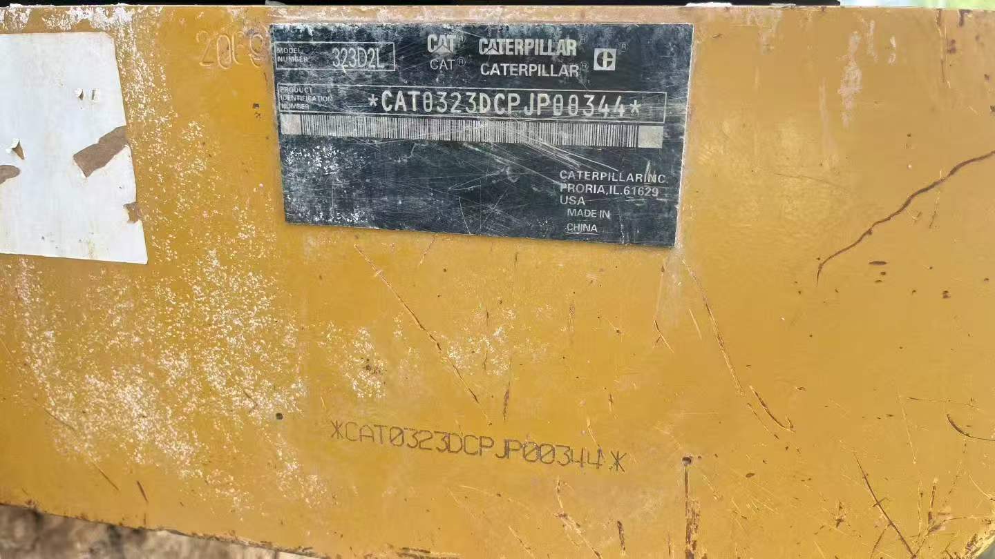 Buy Caterpillar 323D2L Used Excavator / 9 Buy Caterpillar 323D2L Used Excavator / 9
