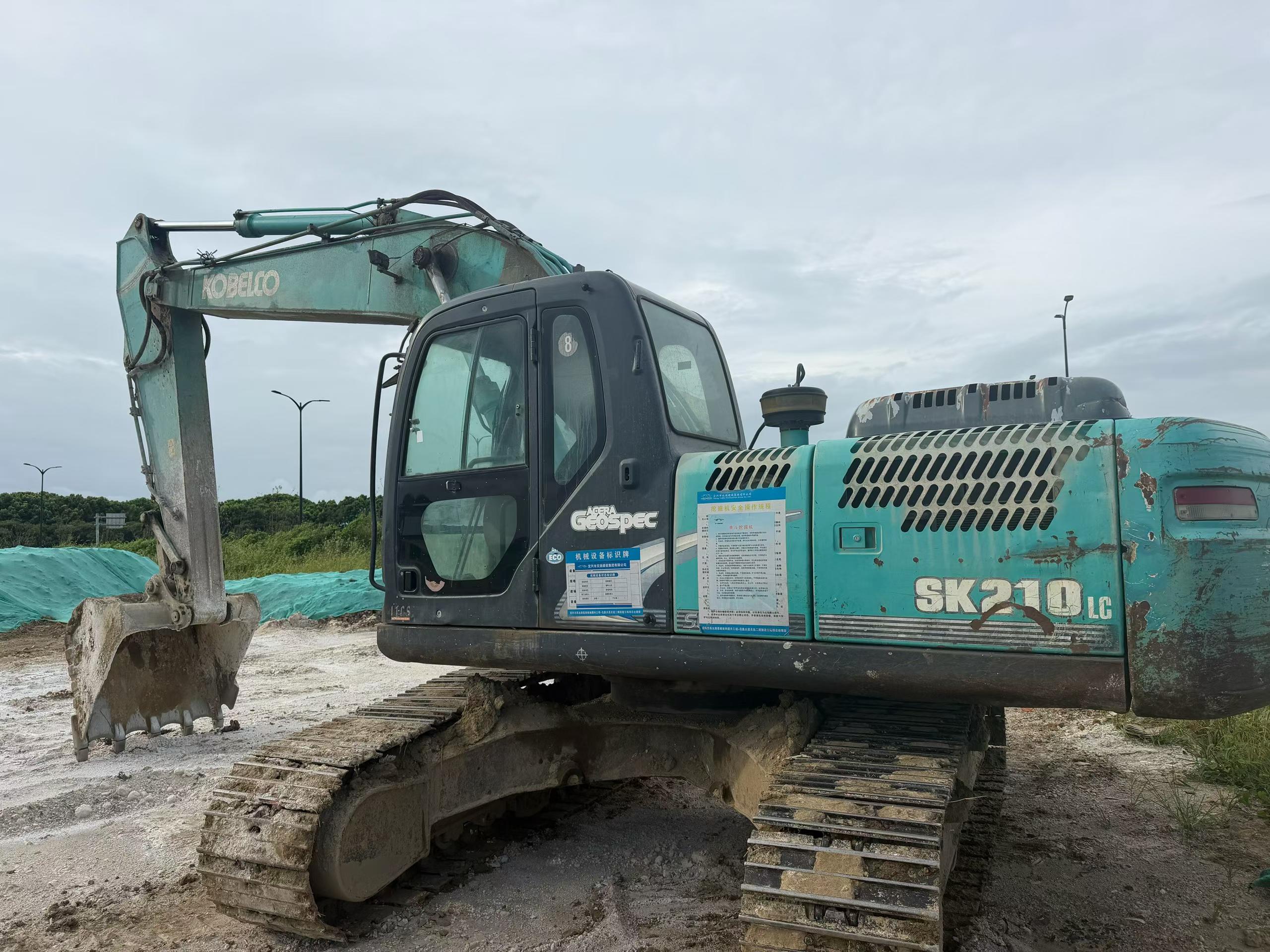 Buy Kobelco SK210 Used Excavator / 1