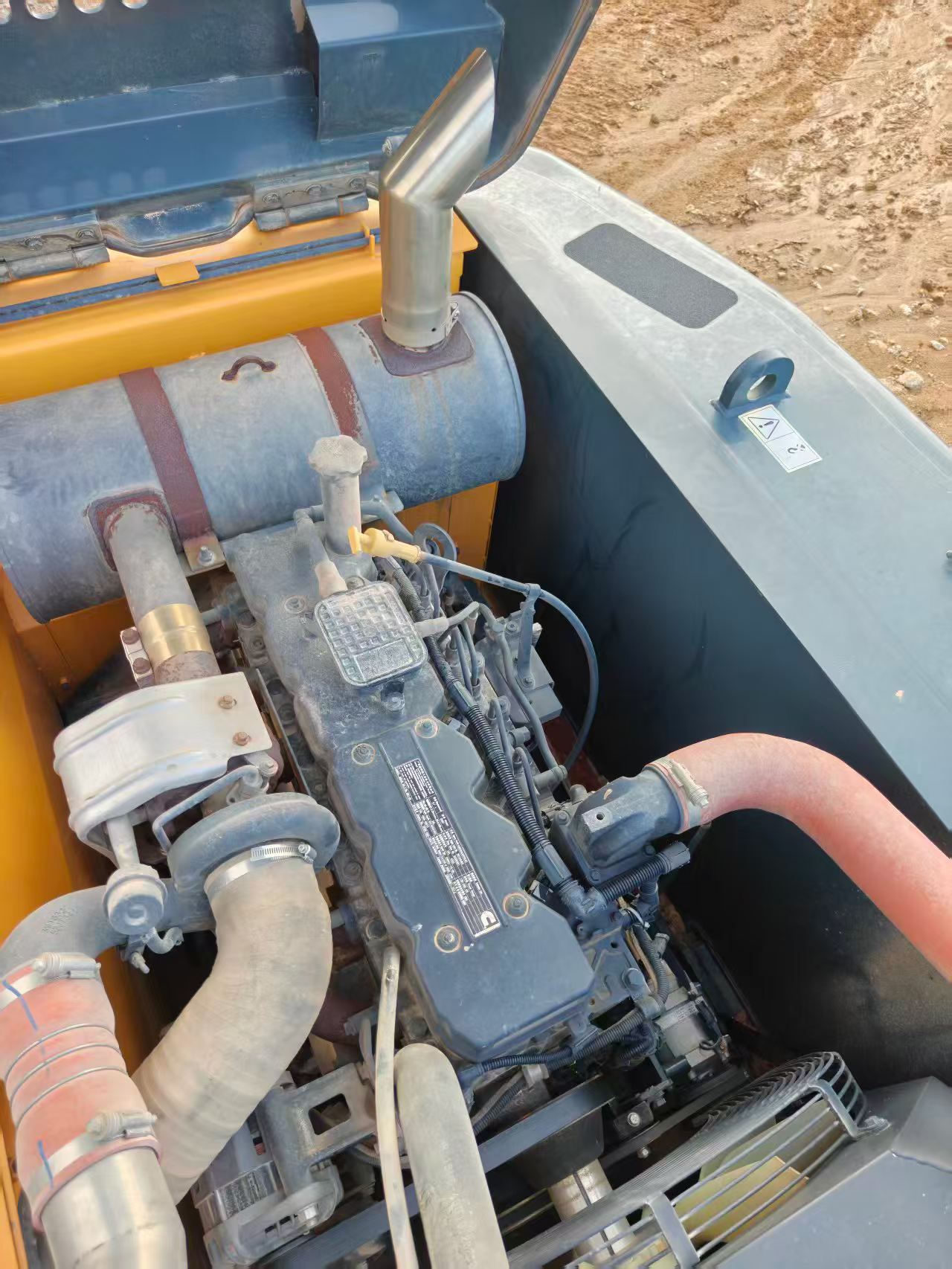 Buy Hyundai ZL20G Used Excavator / 2