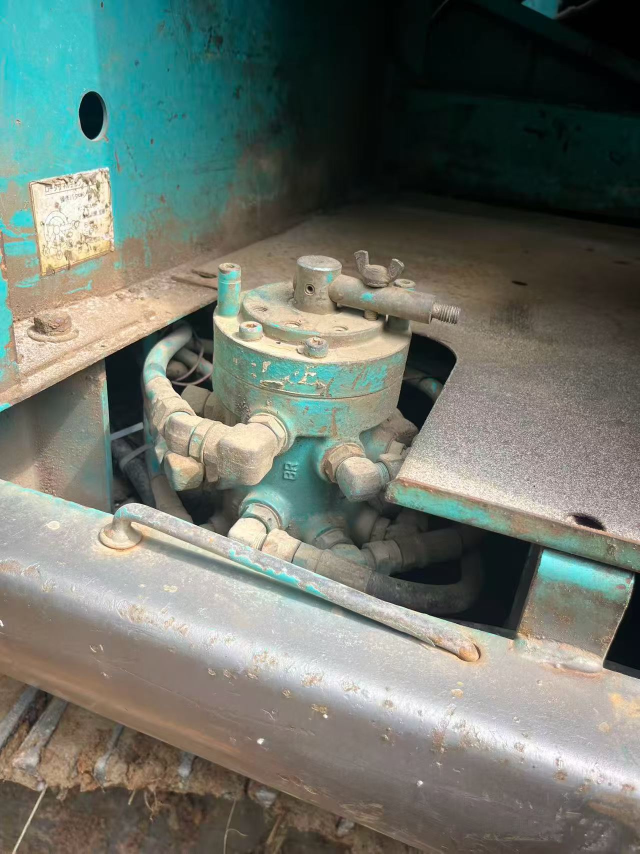 Buy Kobelco SK200 Used Excavator / 1