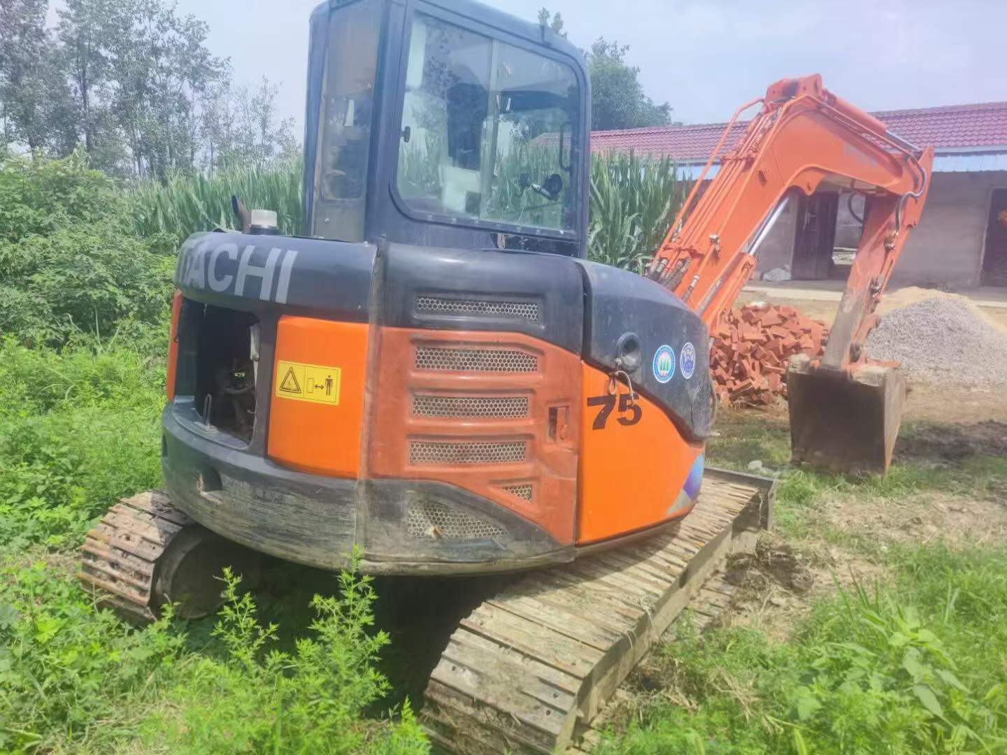 Buy Hitachi ZX200-3G Used Excavator / 2
