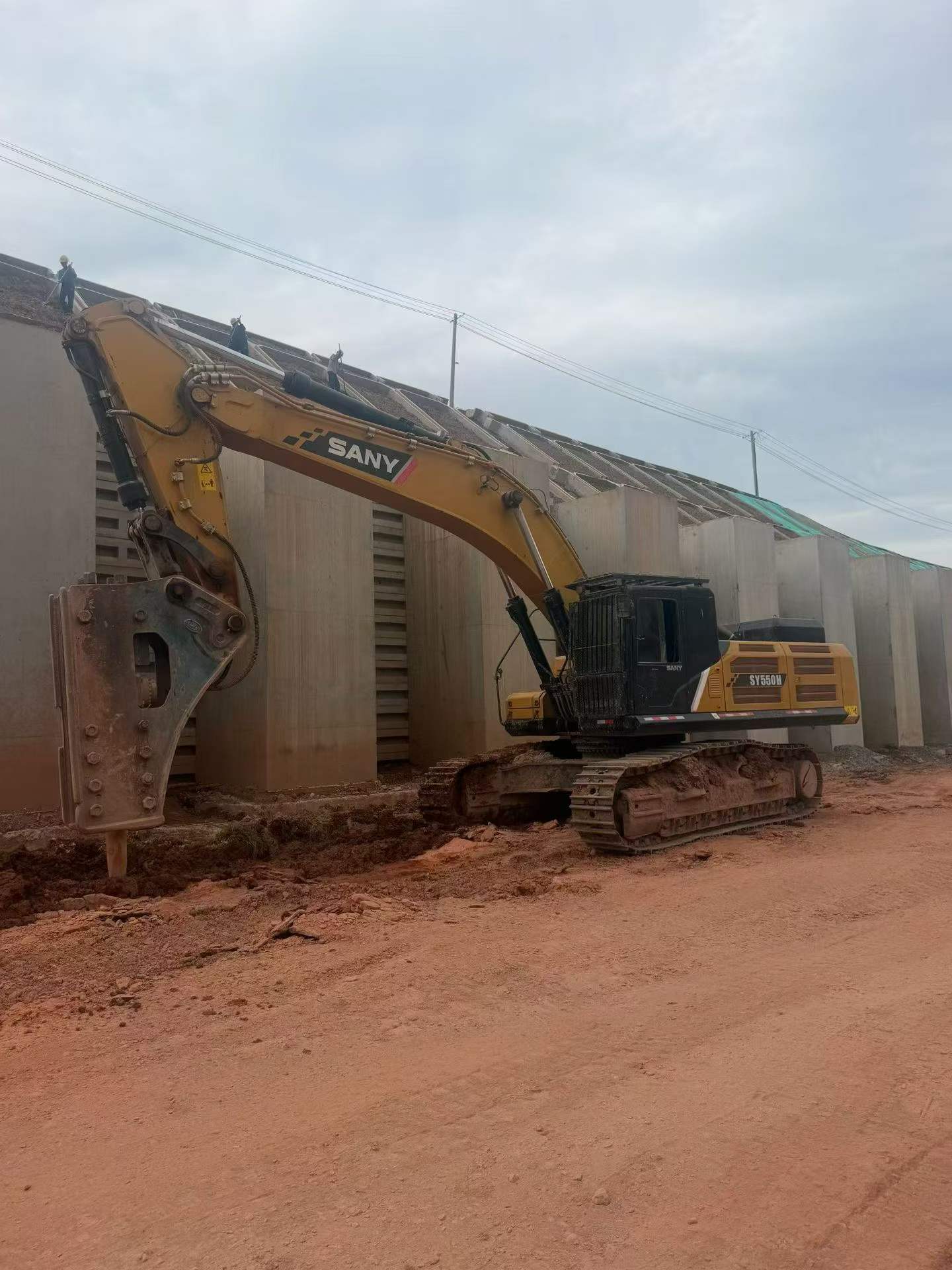 Buy Sany SY550H Used Excavator / 1