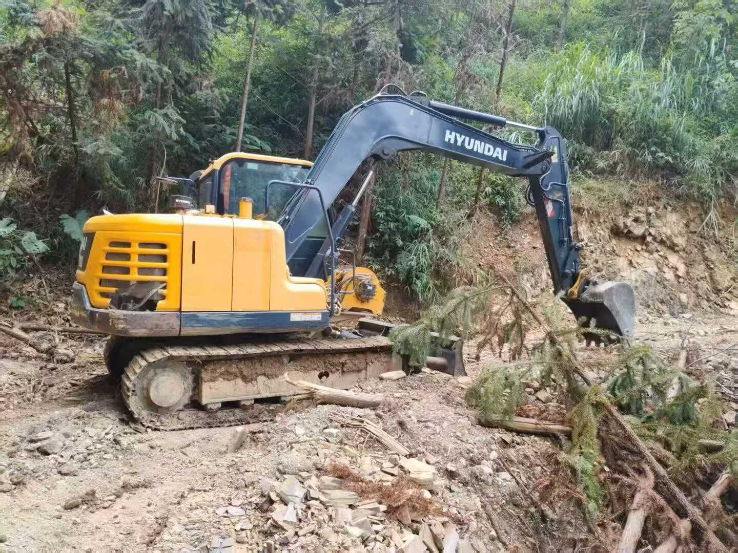 Buy Hyundai R75VS Used Excavator / 3