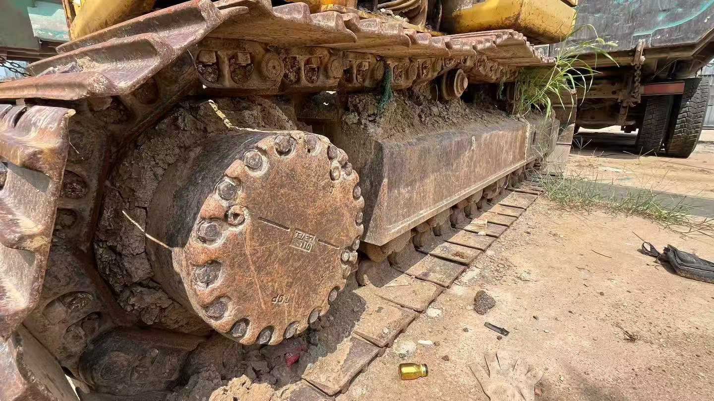Buy Komatsu PC200-8 Used Excavator / 4