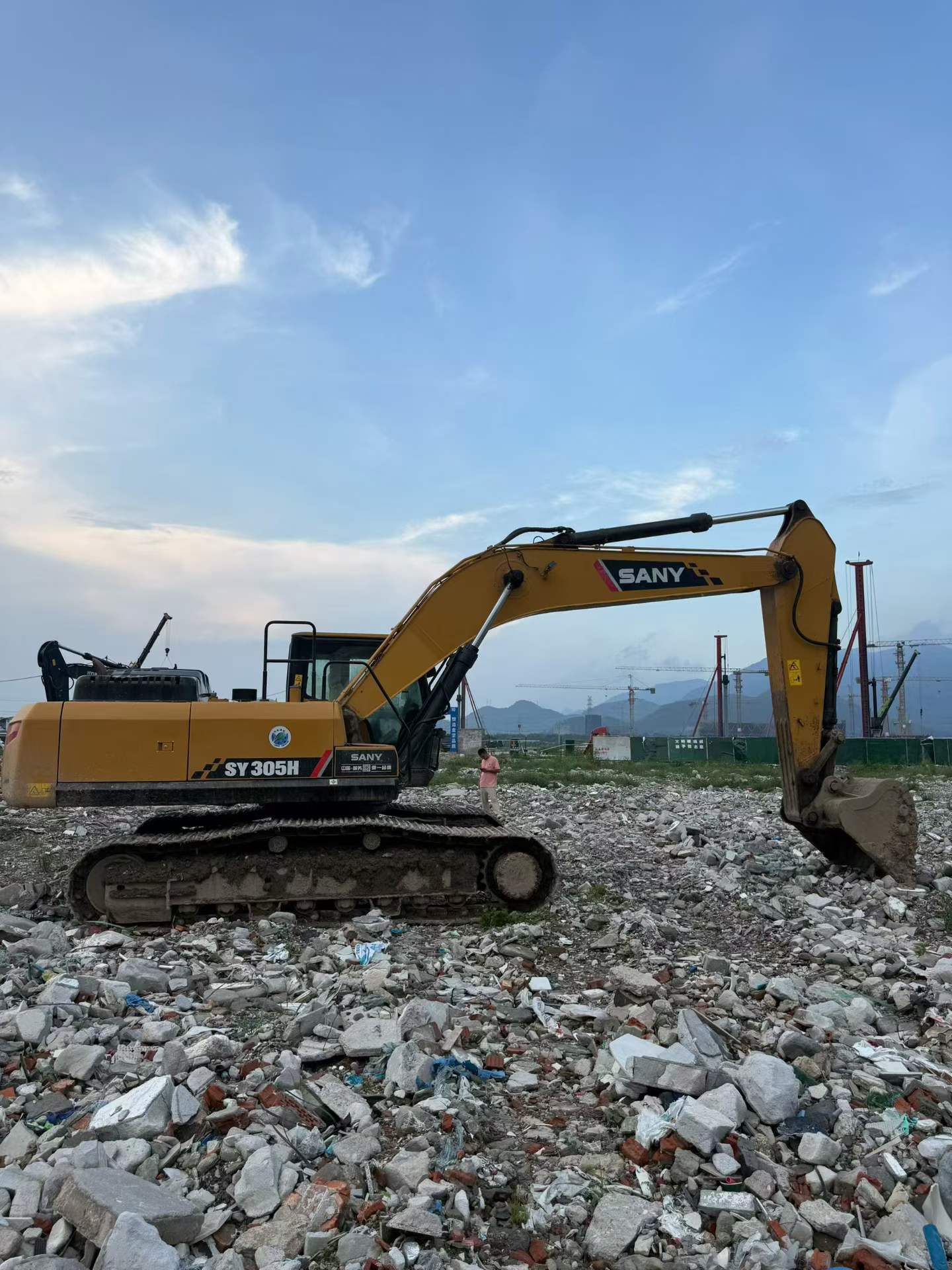 Buy Sany SY305H Used Excavator / 2 Buy Sany SY305H Used Excavator / 2