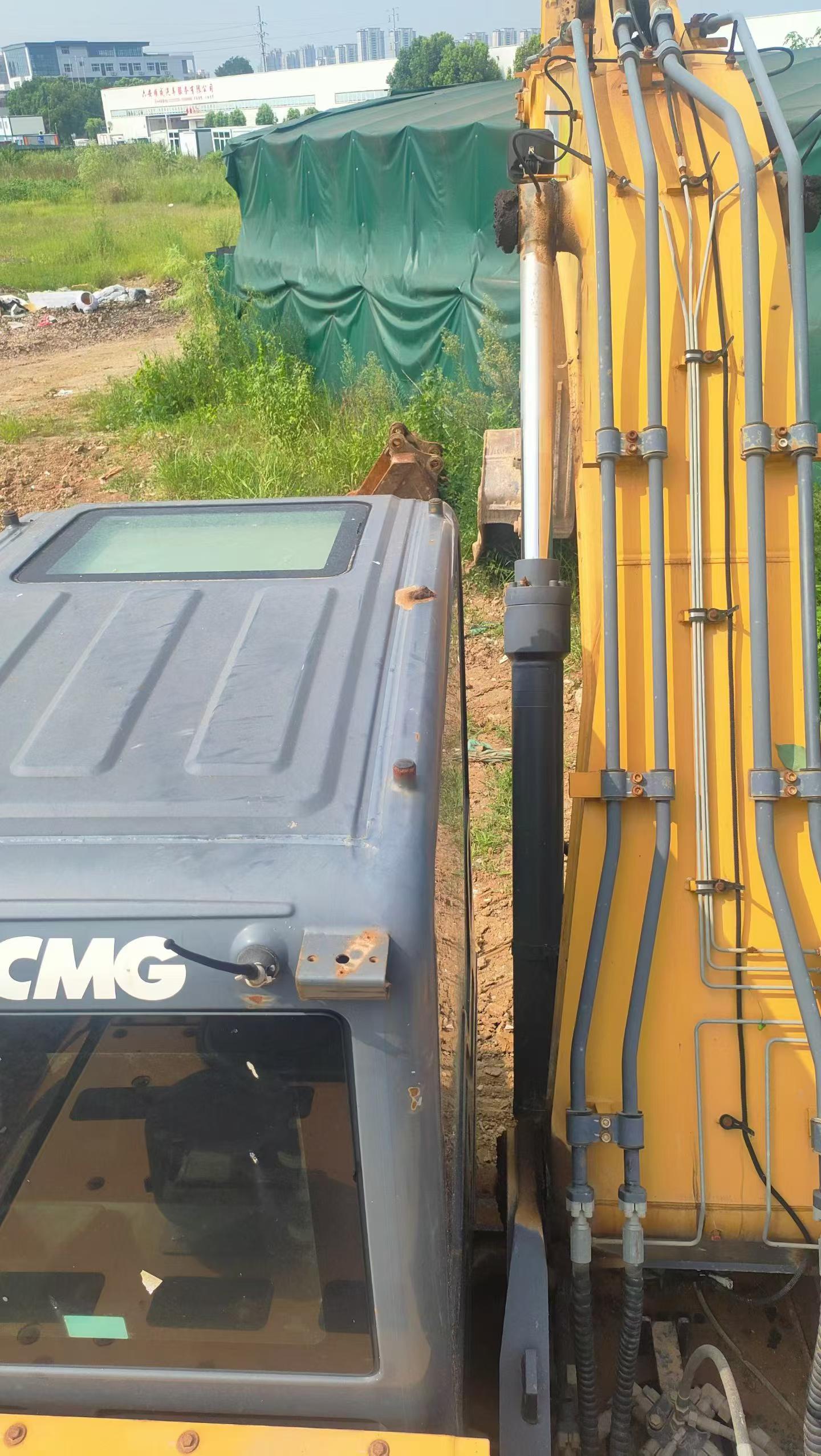 Buy XCMG XE200 Used Excavator / 5