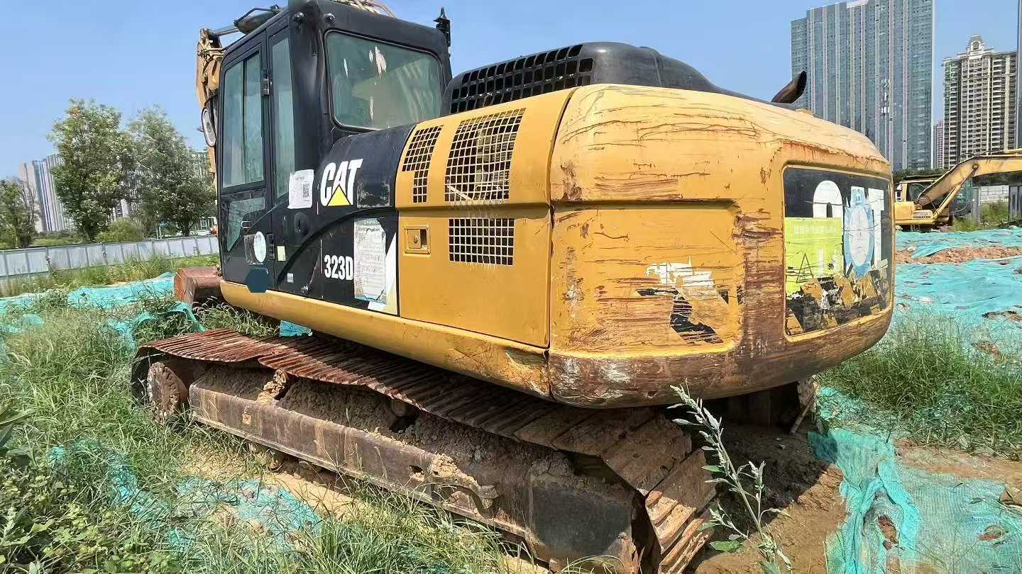 Buy Caterpillar 323D2L Used Excavator / 1