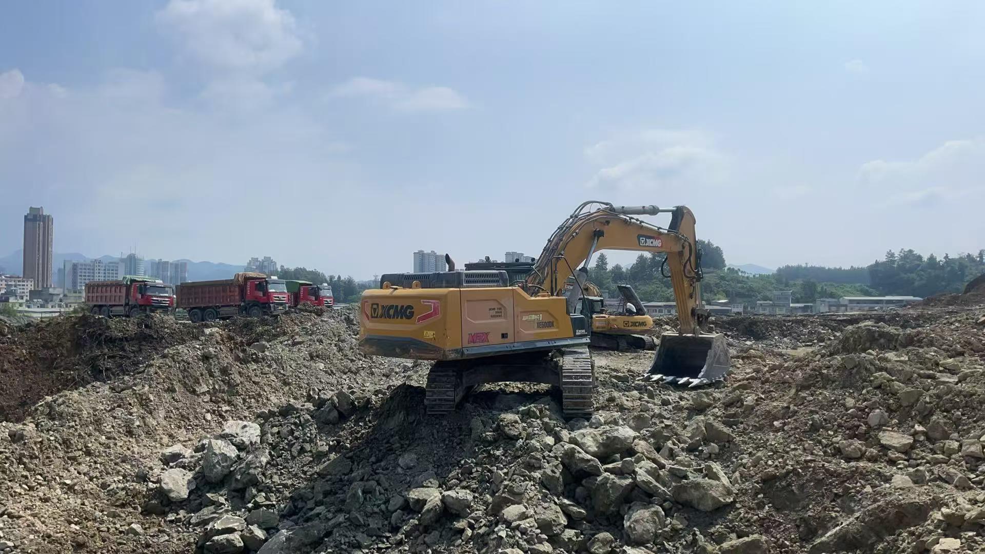 Buy XCMG XE600DK Used Excavator / 3 Buy XCMG XE600DK Used Excavator / 3