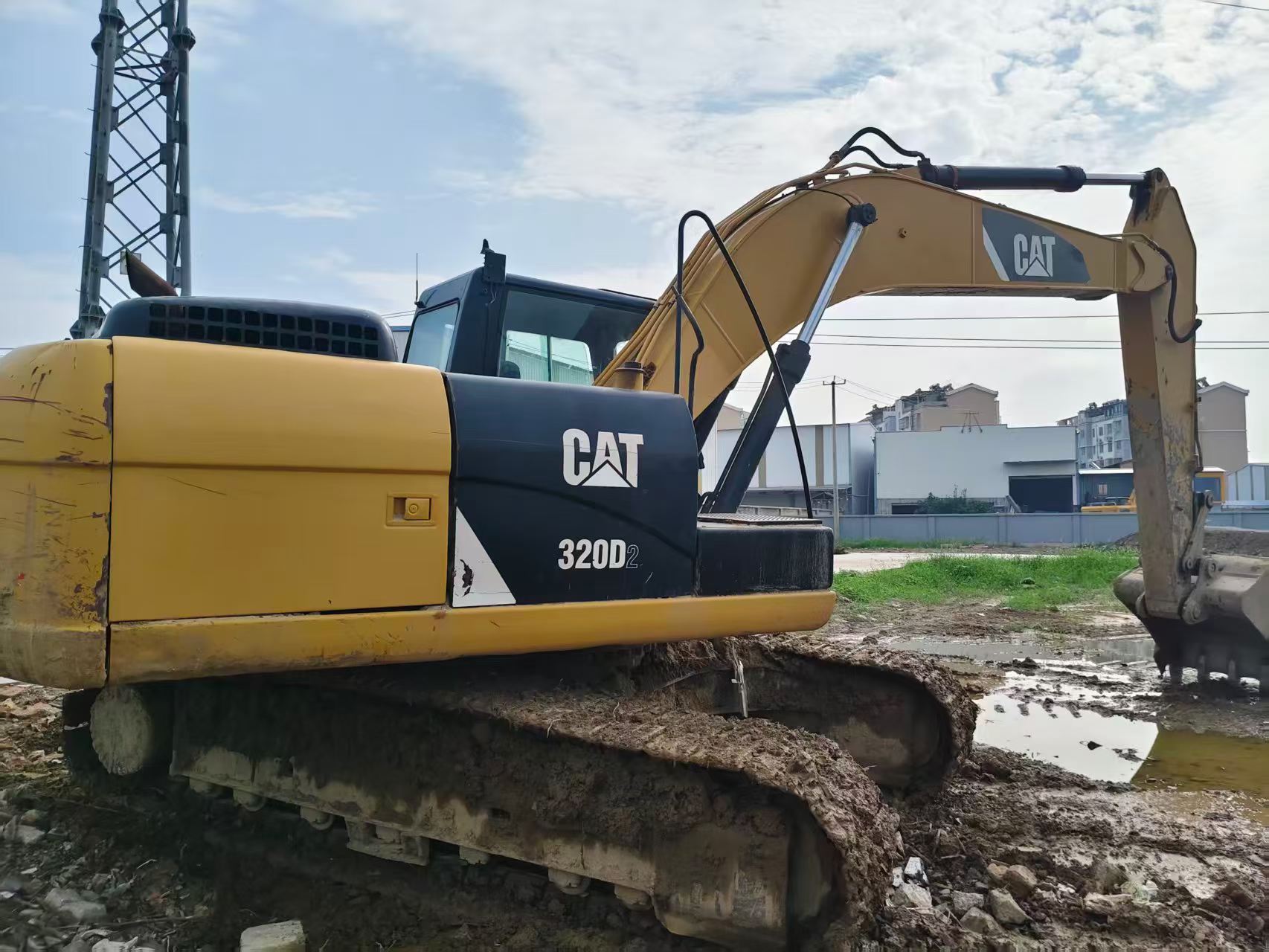 Buy Caterpillar 320D Used Excavator / 3 Buy Caterpillar 320D Used Excavator / 3