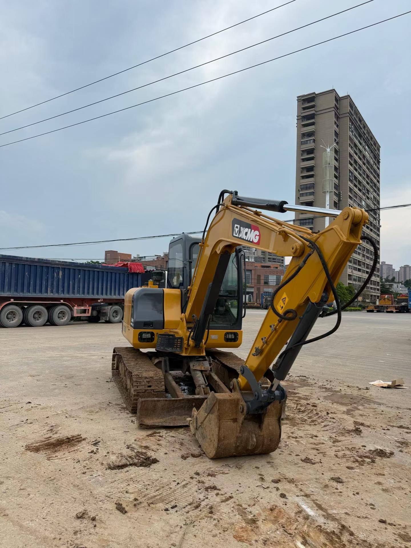Buy XCMG XE60 Used Excavator / 5