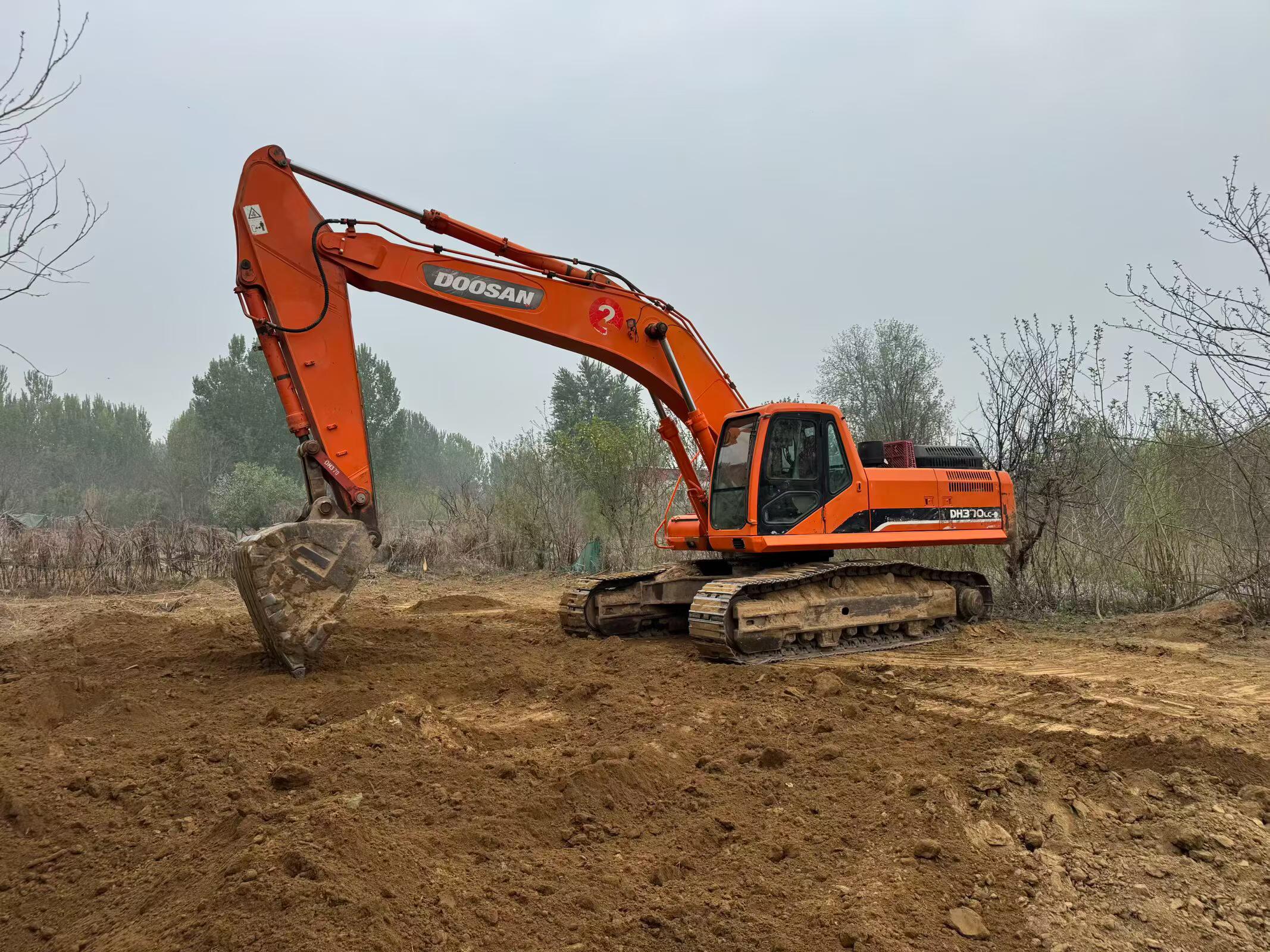 Buy Doosan DH370LC-9 Used Excavator / 3 Buy Doosan DH370LC-9 Used Excavator / 3