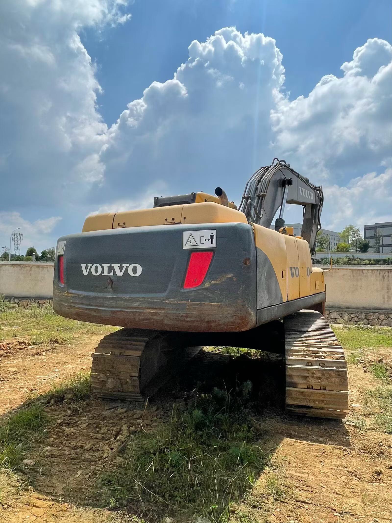 Buy Volvo EC210B Used Excavator / 1