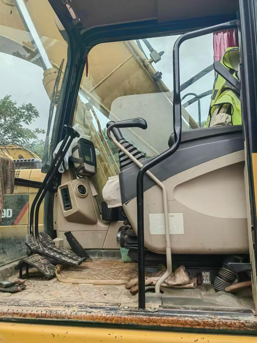 Buy Caterpillar 320C Used Excavator / 8