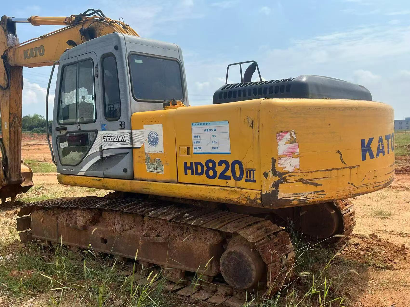Buy Kato HD820 Used Excavator / 1