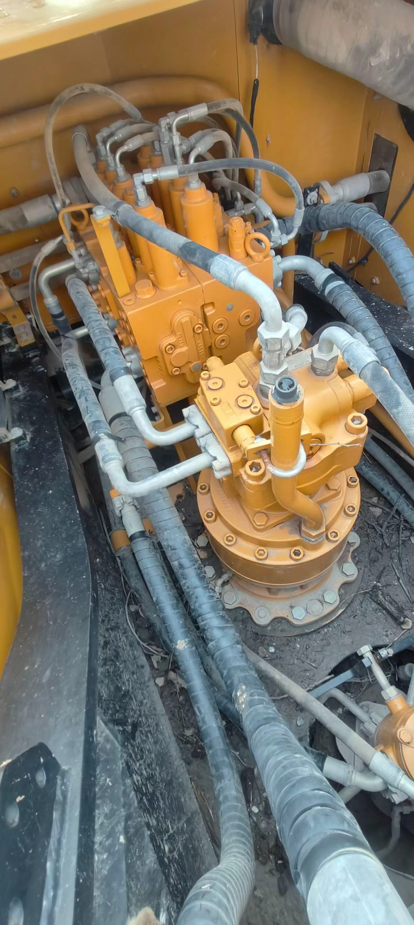 Buy Sany SY245H Used Excavator / 7 Buy Sany SY245H Used Excavator / 7