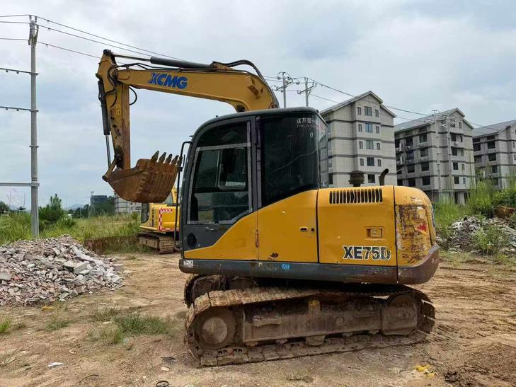 Buy XCMG XE75C Used Excavator / 1