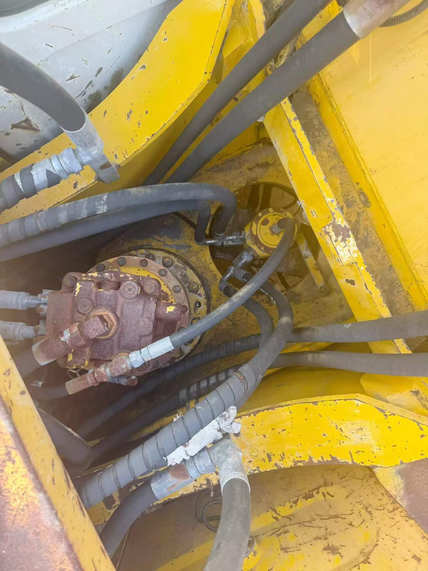 Buy Kato 820-3SP Used Excavator / 7