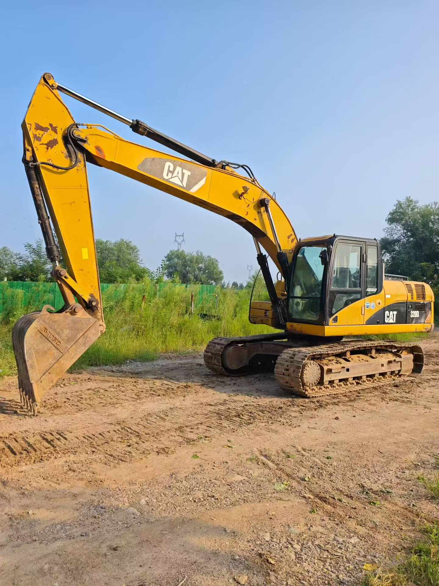 Buy Caterpillar 320D Used Excavator / 4