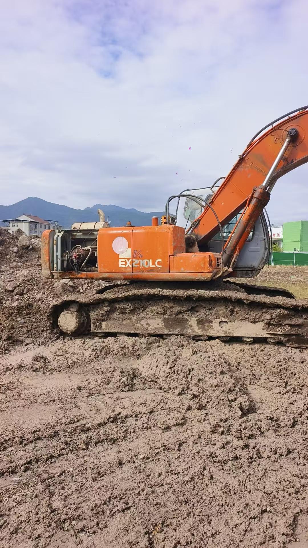 Buy Hitachi EX210-5 Used Excavator / 1