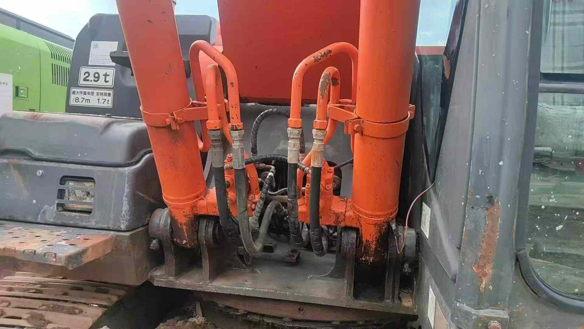 Buy Hitachi EX200-3 Used Excavator / 3