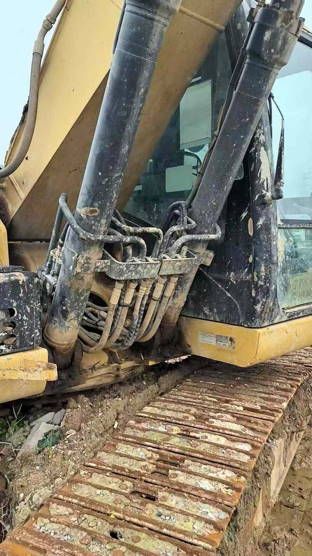 Buy Caterpillar 320D Used Excavator / 2