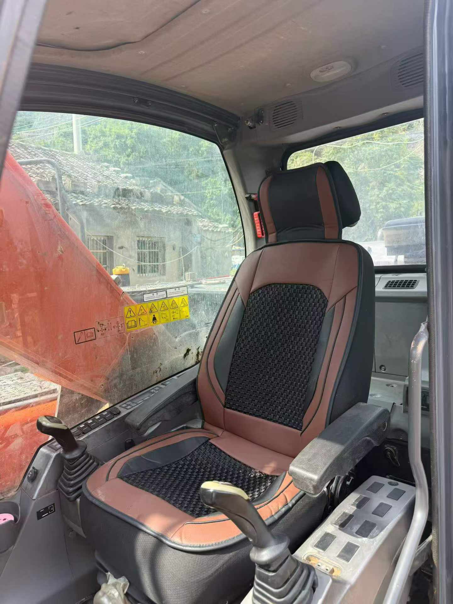 Buy Doosan DH215-7 Used Excavator / 7 Buy Doosan DH215-7 Used Excavator / 7