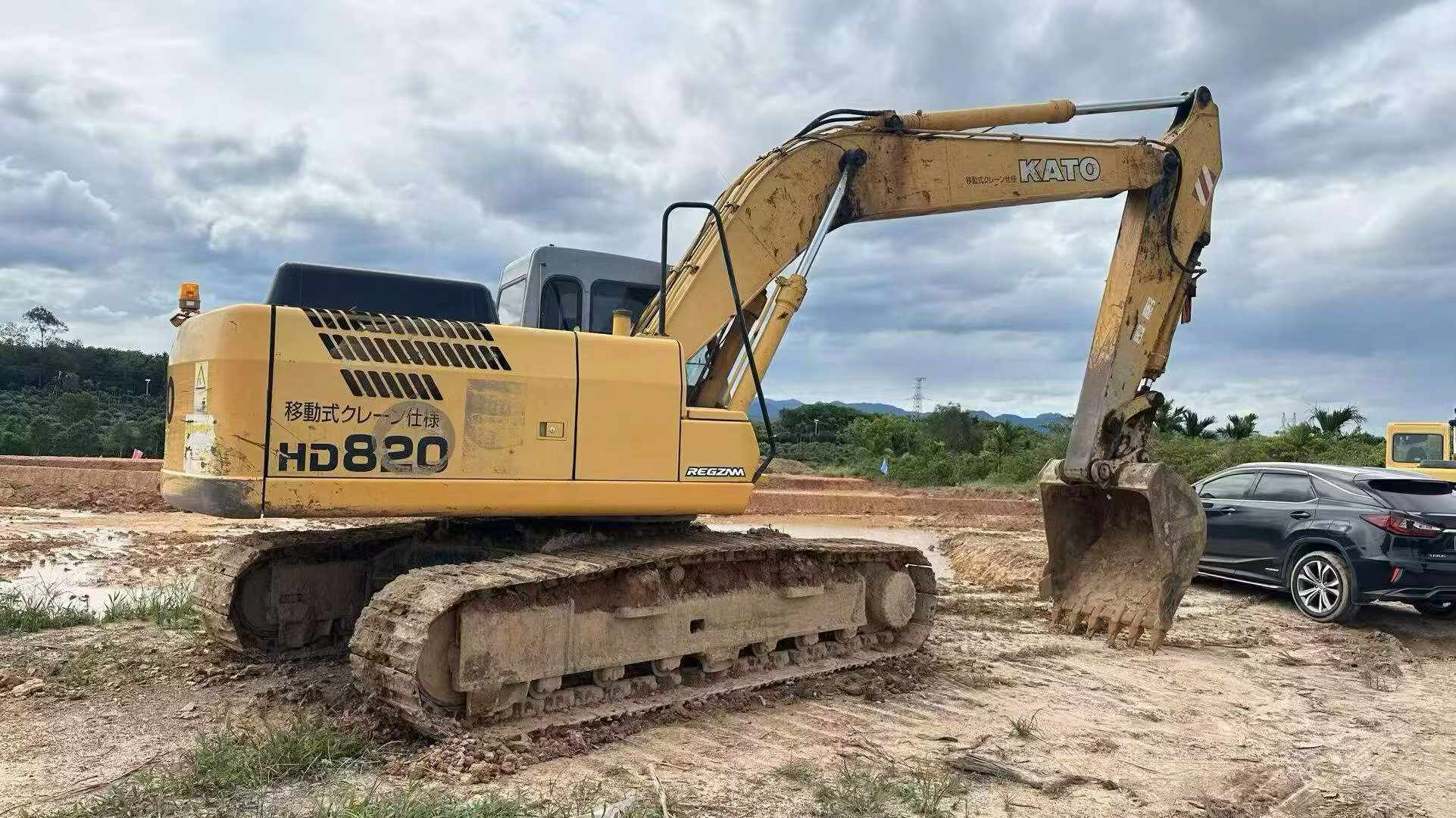 Buy Kato HD820-6 Used Excavator / 2