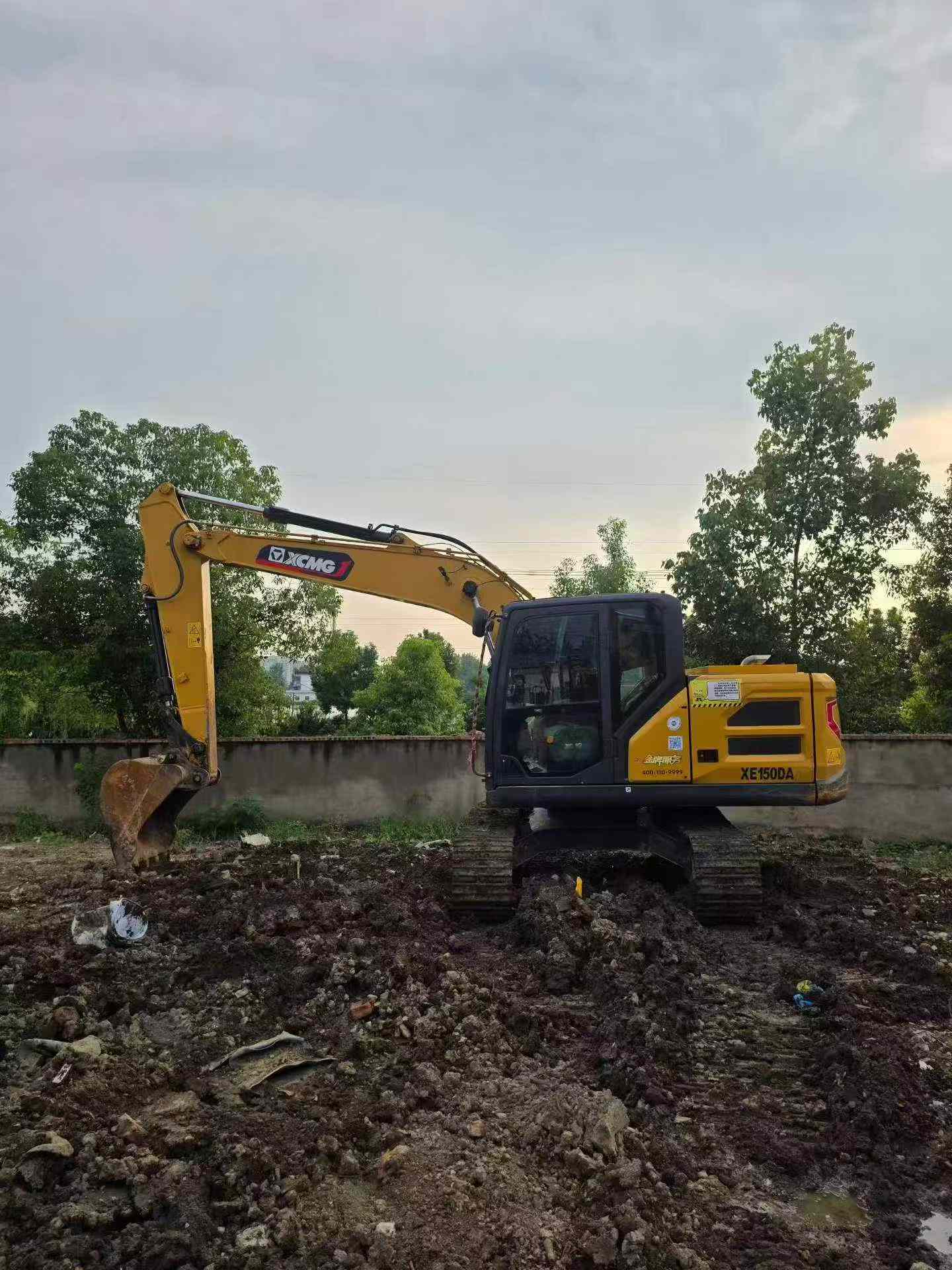 Buy XCMG XE135B Used Excavator / 6