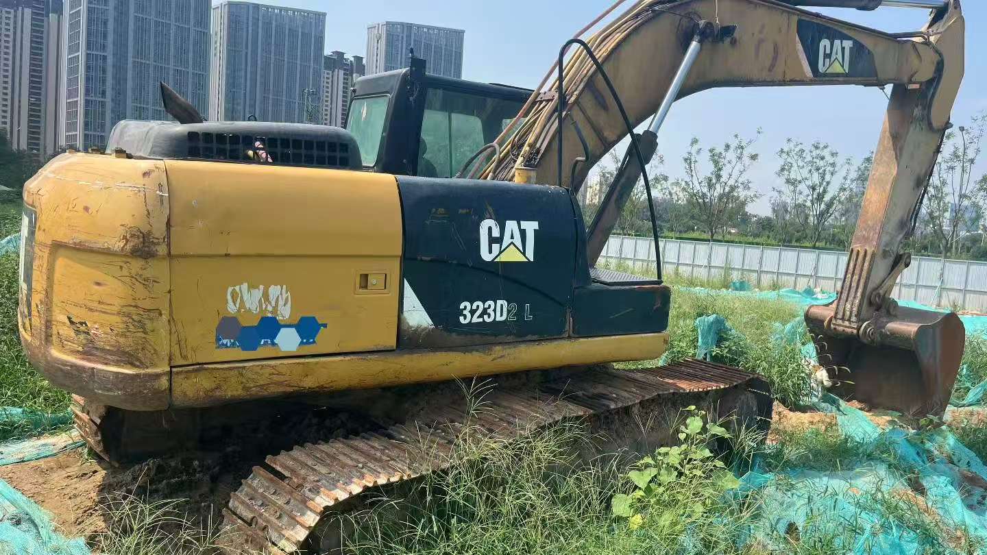 Buy Caterpillar 323D2L Used Excavator / 2 Buy Caterpillar 323D2L Used Excavator / 2