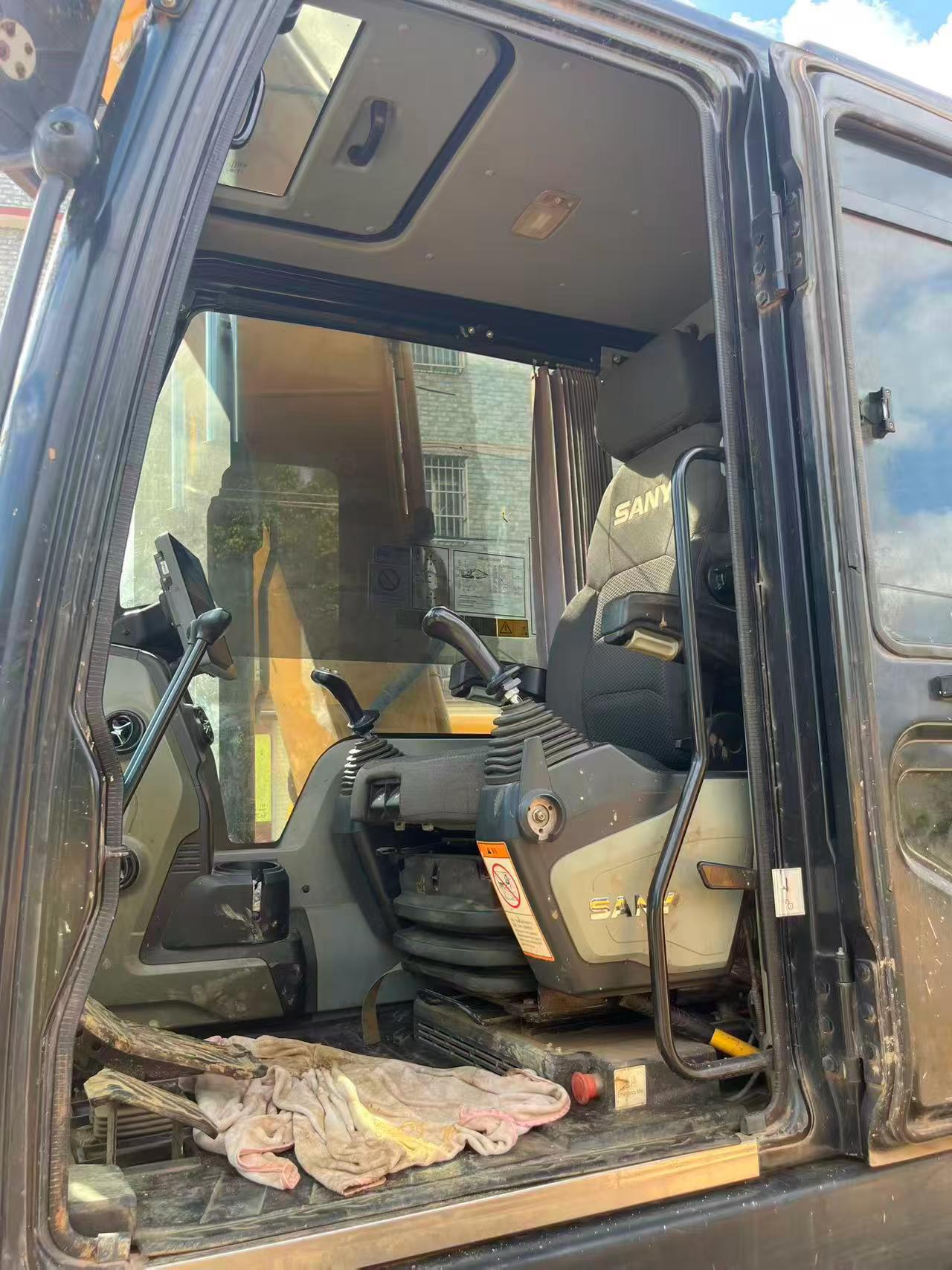 Buy Sany SY135 Used Excavator / 4