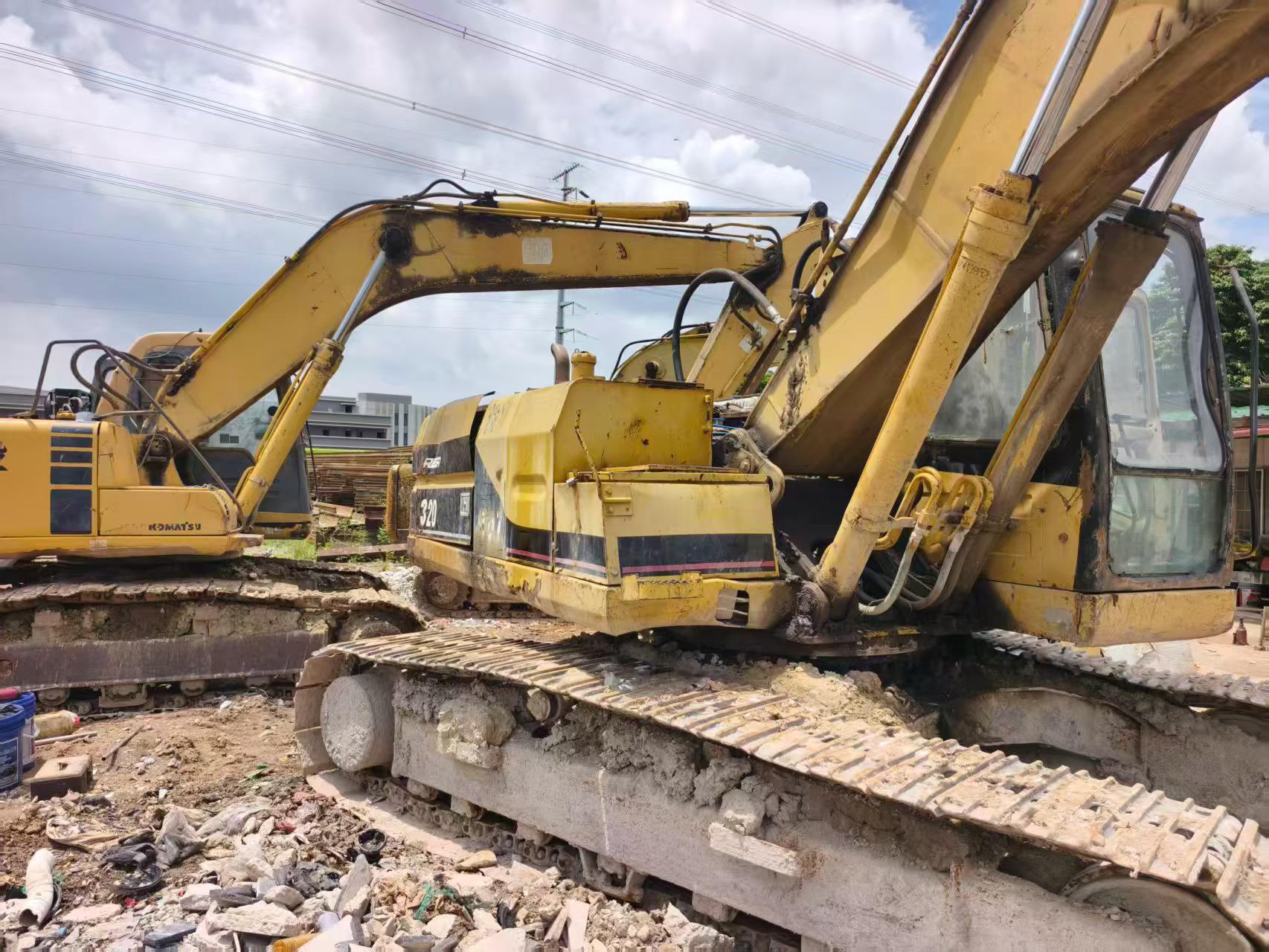 Buy Caterpillar 320A Used Excavator / 2