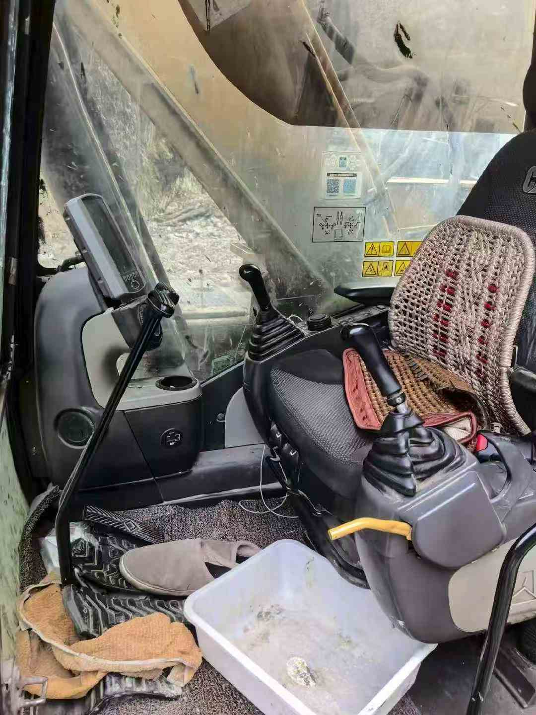 Buy Caterpillar 323D2L Used Excavator / 4