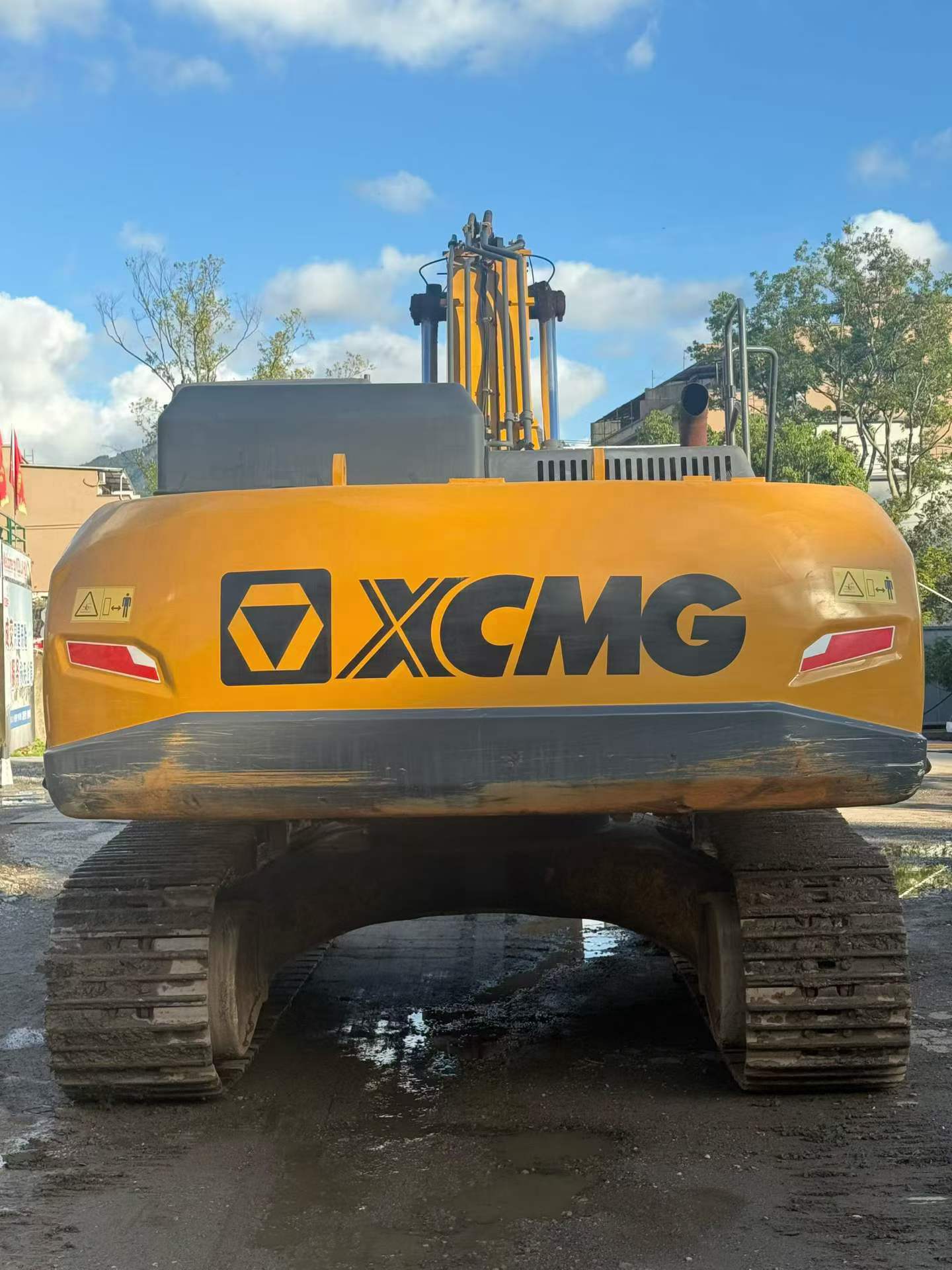 Buy XCMG XE335DK Used Excavator / 2 Buy XCMG XE335DK Used Excavator / 2