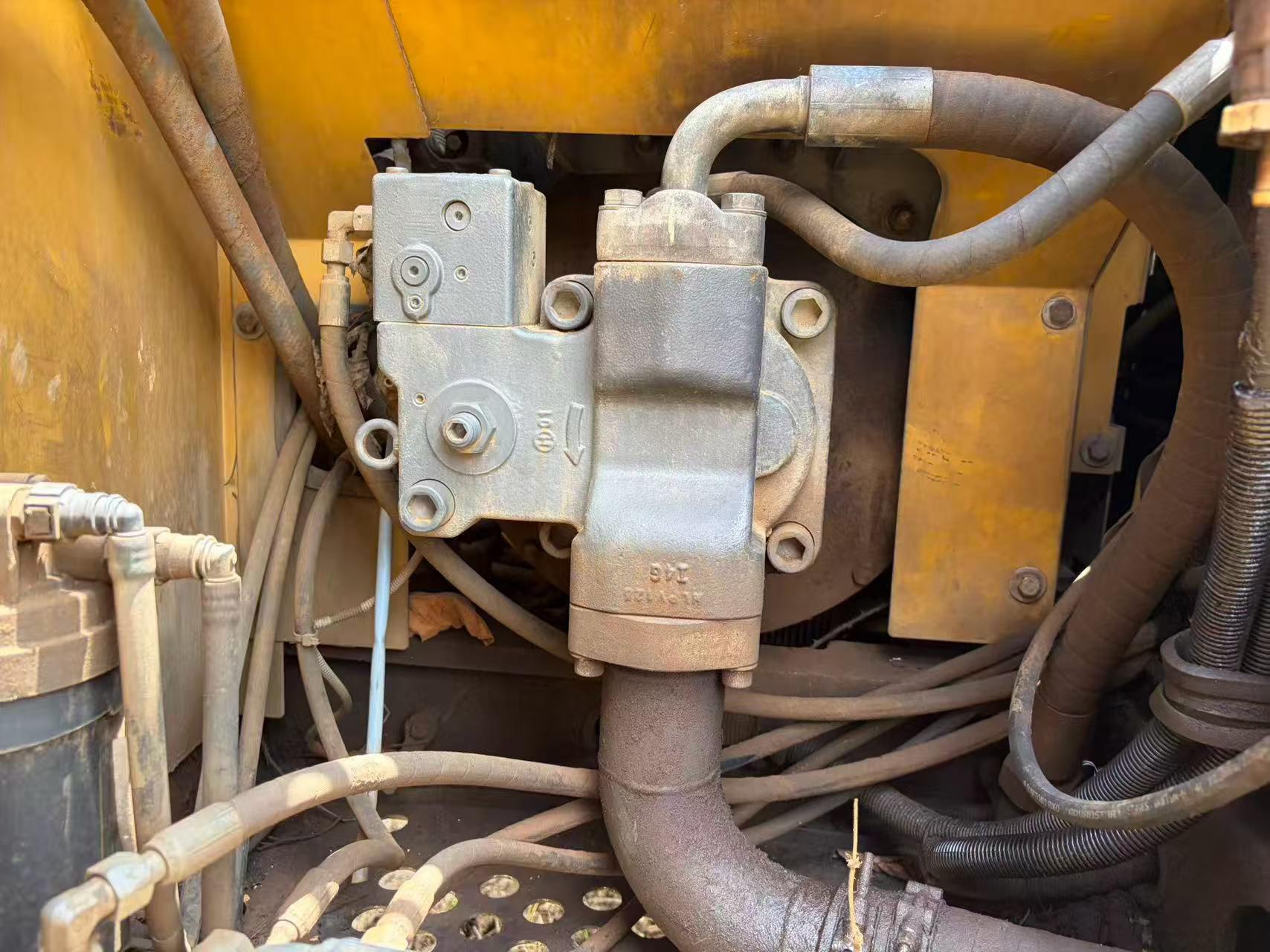 Buy XCMG XE135B Used Excavator / 4 Buy XCMG XE135B Used Excavator / 4