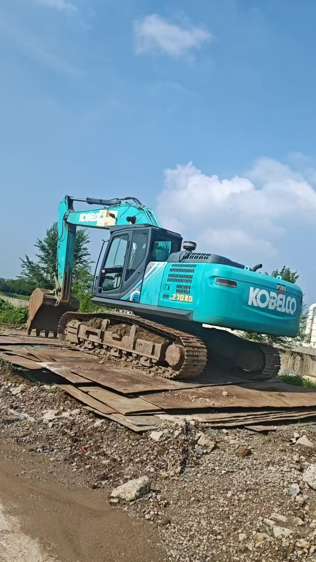 Buy Kobelco SK270D Used Excavator / 1