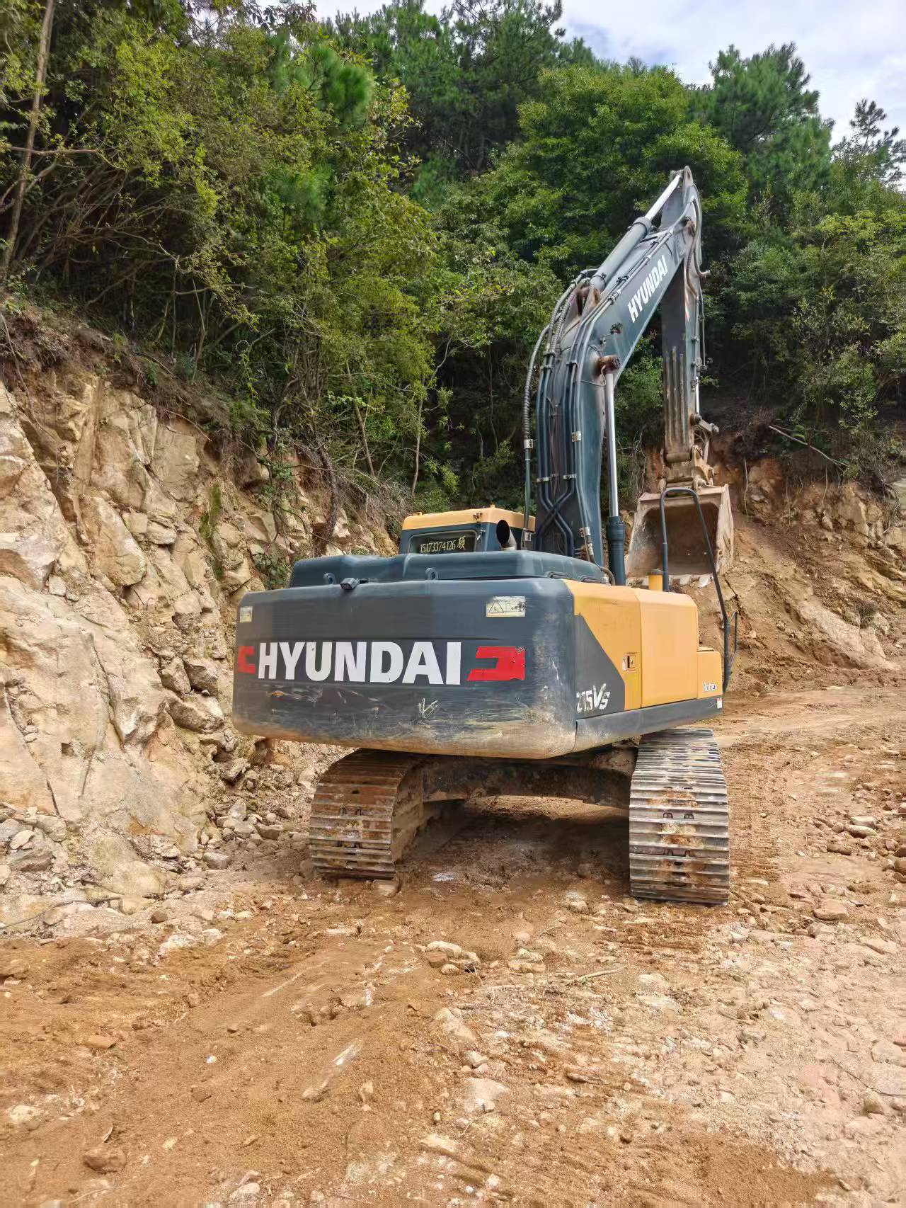 Buy Hyundai ZL20G Used Excavator / 4