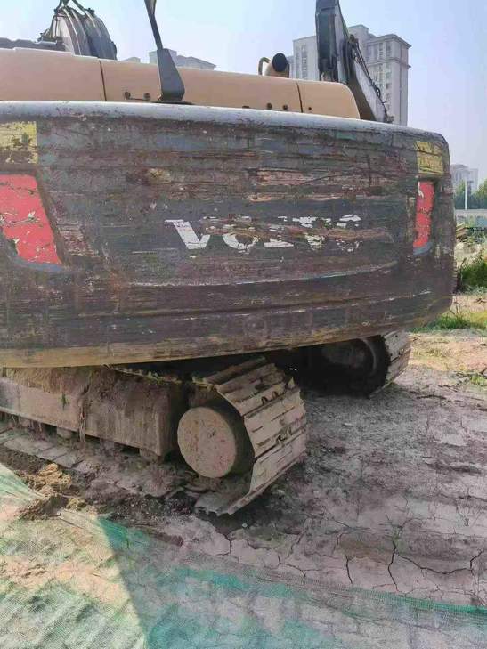 Buy Volvo EC200 Used Excavator / 1