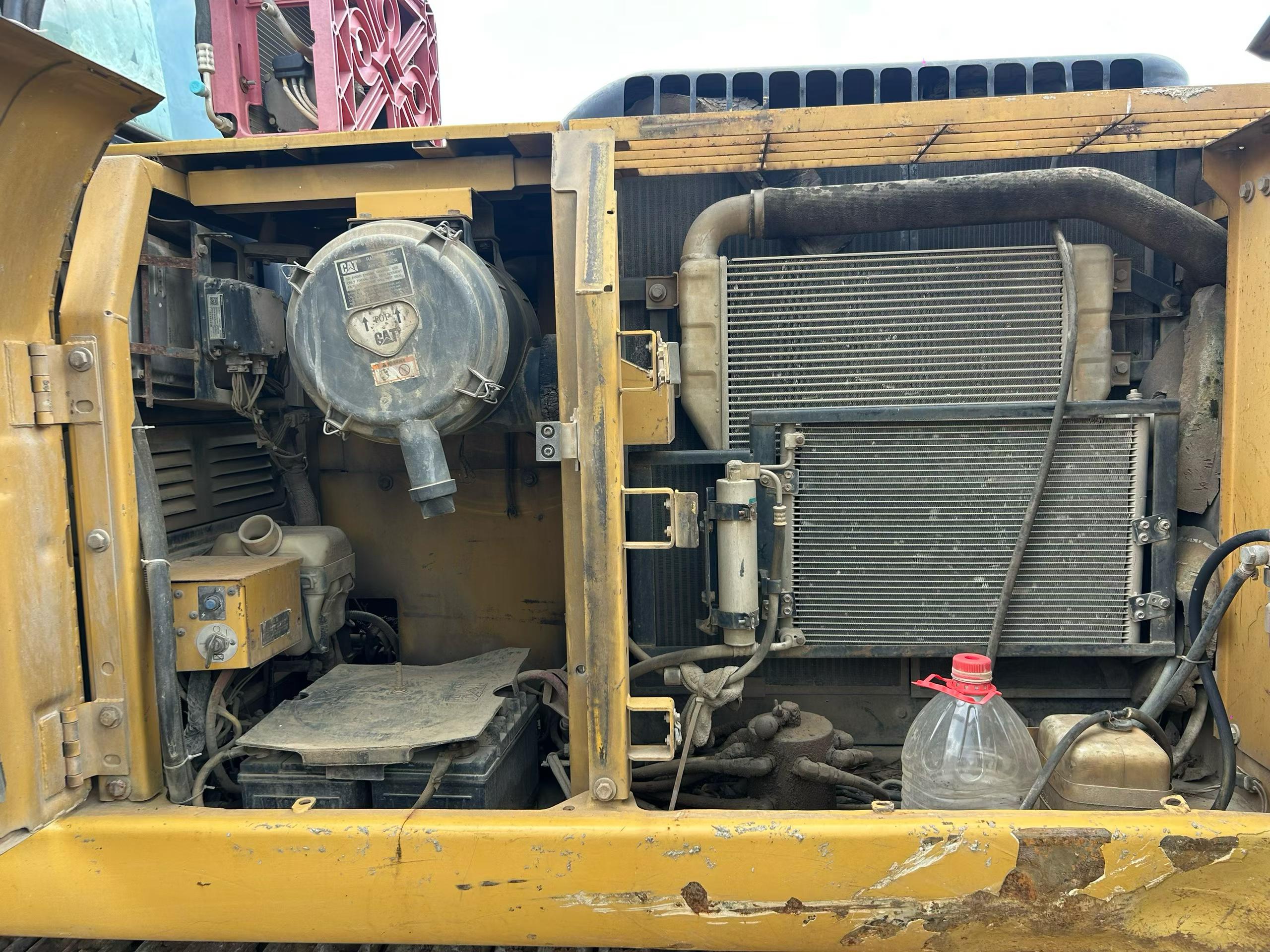 Buy Caterpillar 320D Used Excavator / 9