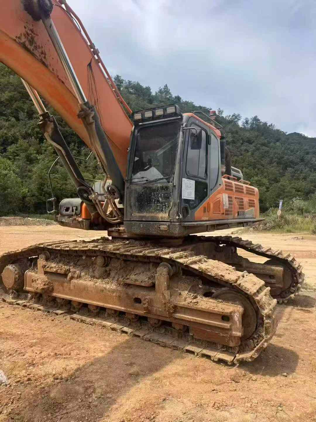 Buy Doosan DX520LC Used Excavator / 7