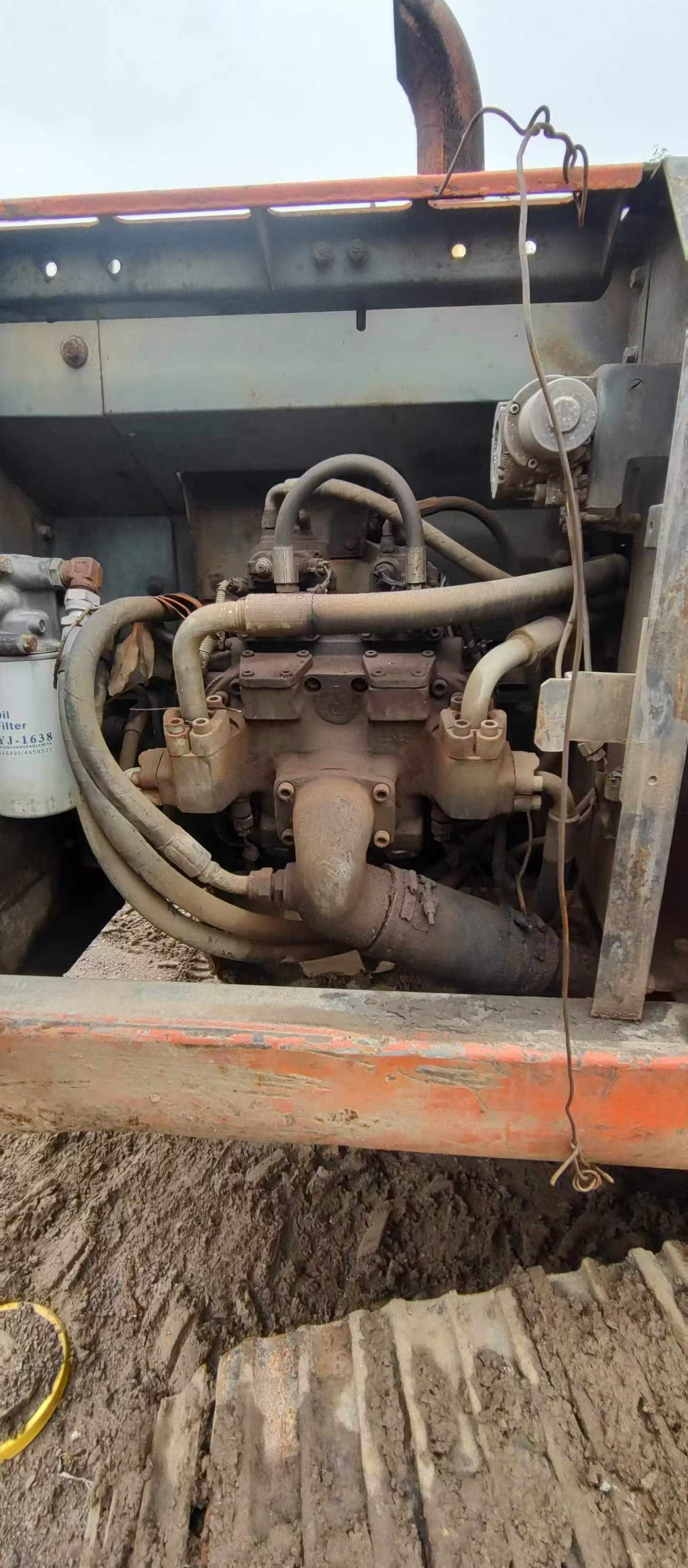 Buy Hitachi ZX200-6 Used Excavator / 4