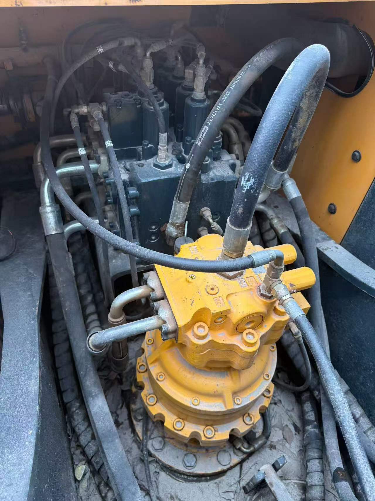 Buy Hyundai R215VS Used Excavator / 3