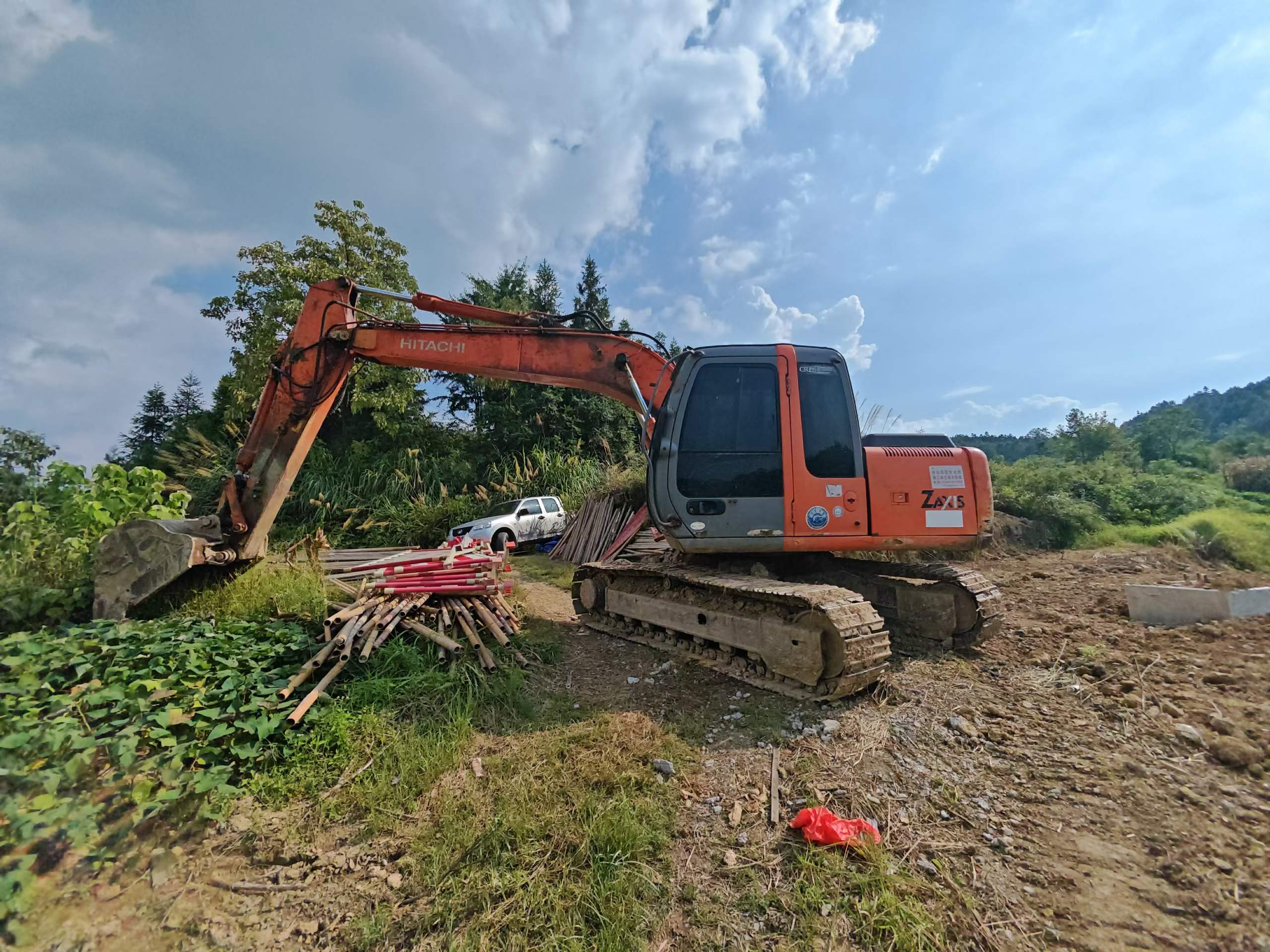 Buy Hitachi EX130H-5 Used Excavator / 3 Buy Hitachi EX130H-5 Used Excavator / 3