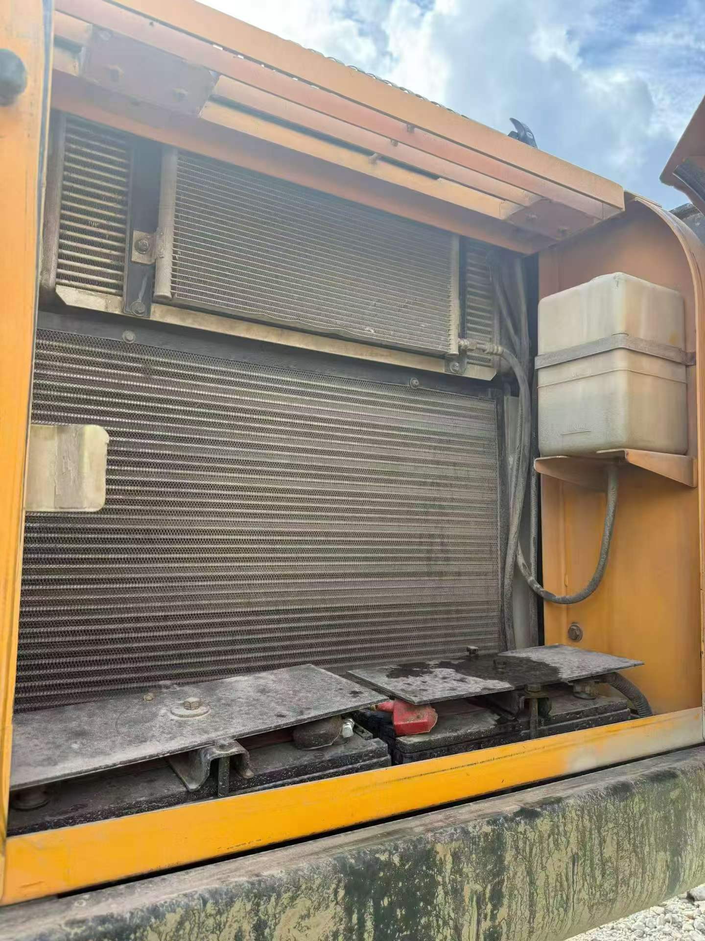 Buy Hyundai R215VS Used Excavator / 4