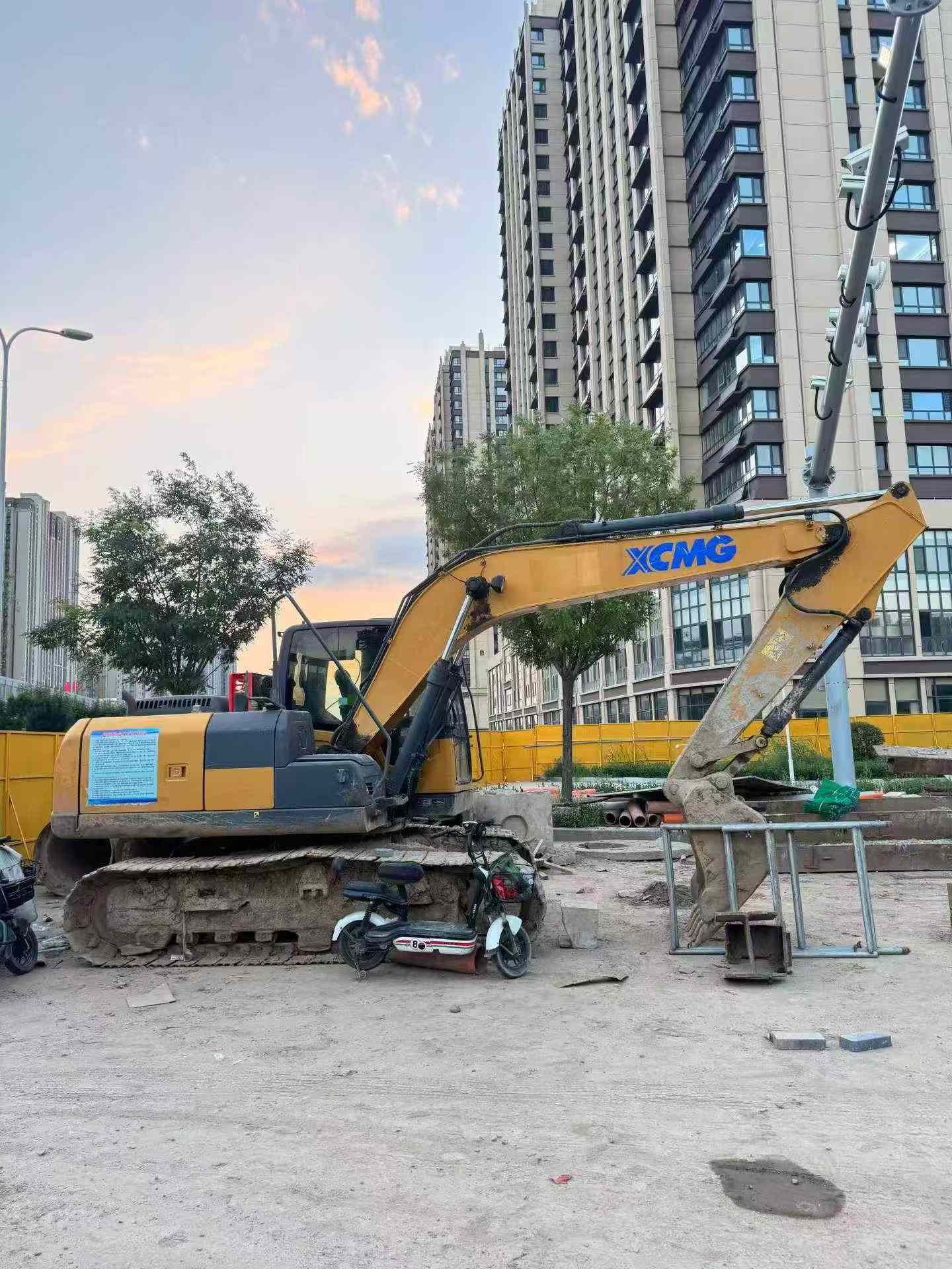 Buy XCMG XE150 Used Excavator / 3 Buy XCMG XE150 Used Excavator / 3